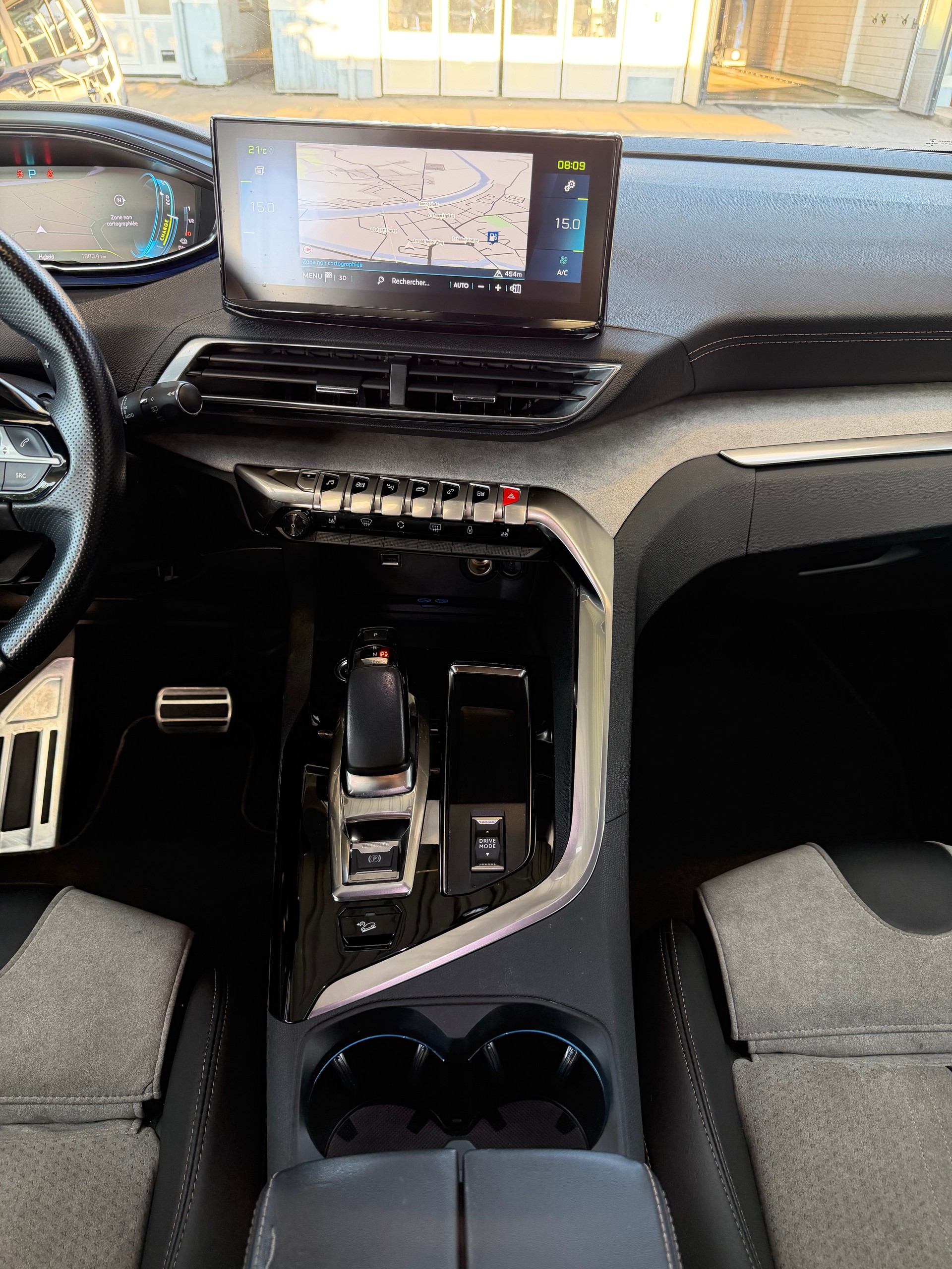 PEUGEOT 3008 300e Hybrid4 GT Pack EAT8-image-11