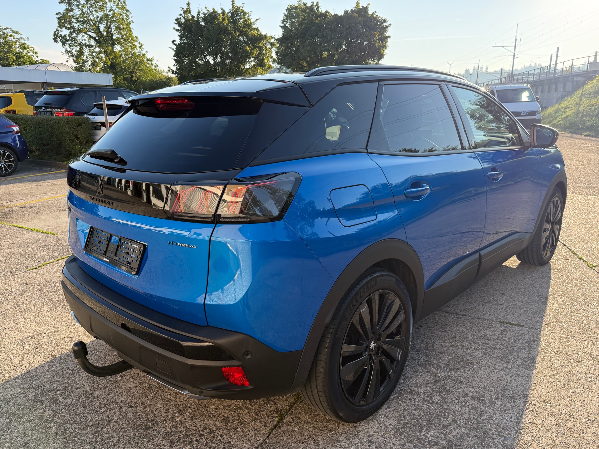 PEUGEOT 3008 300e Hybrid4 GT Pack EAT8-image-3