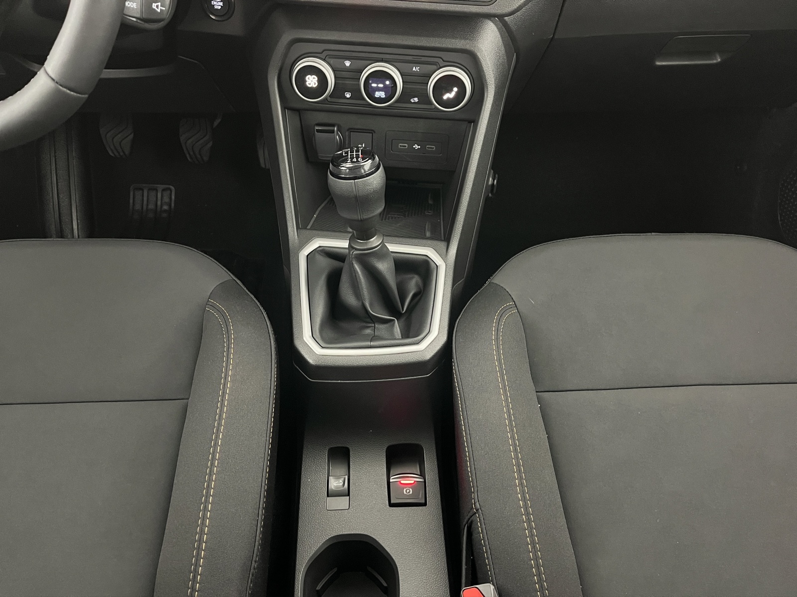 DACIA Sandero 1.0 TCe 110 Stepway Extreme-image-13