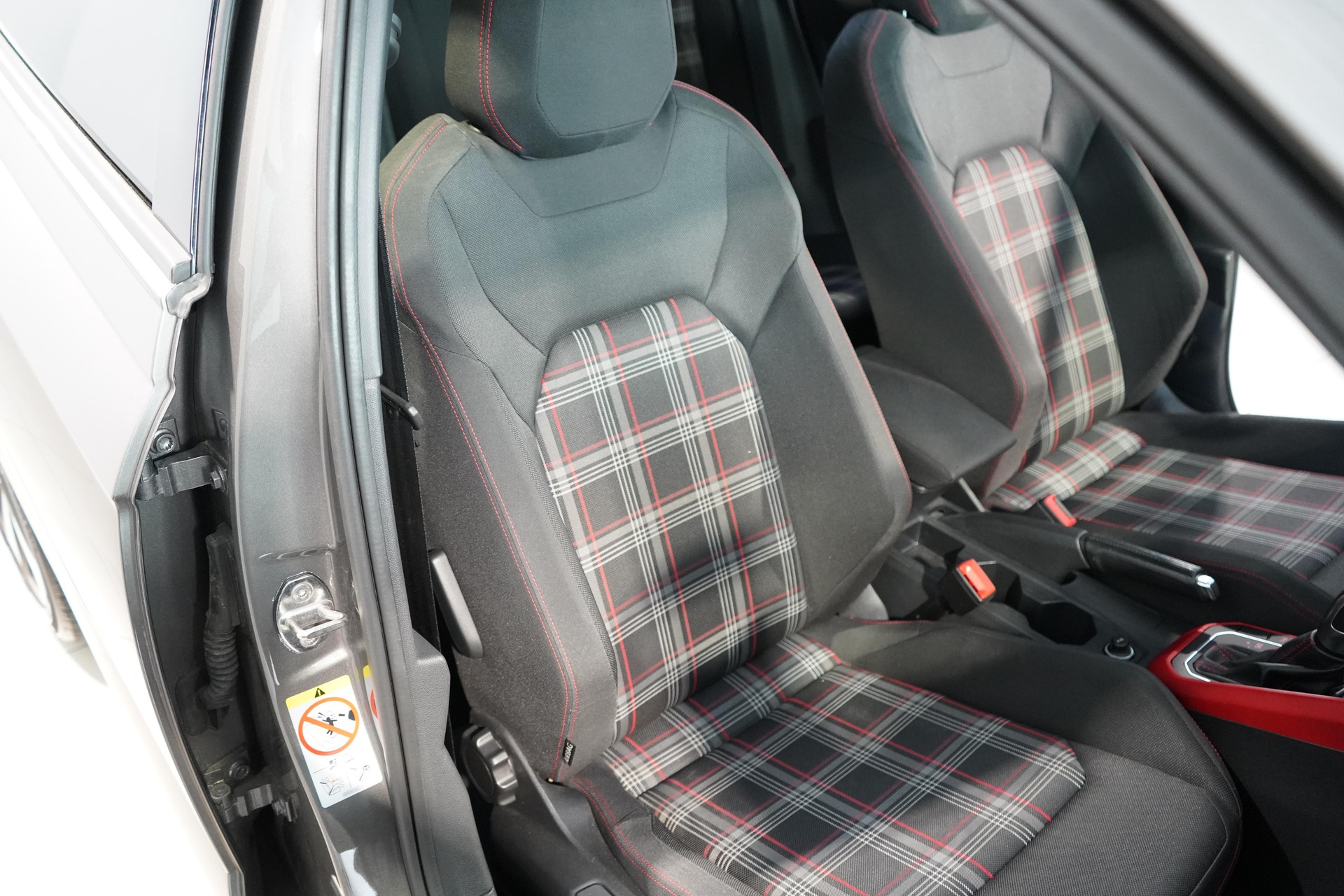 VW Polo 2.0 TSI GTI DSG-image-6