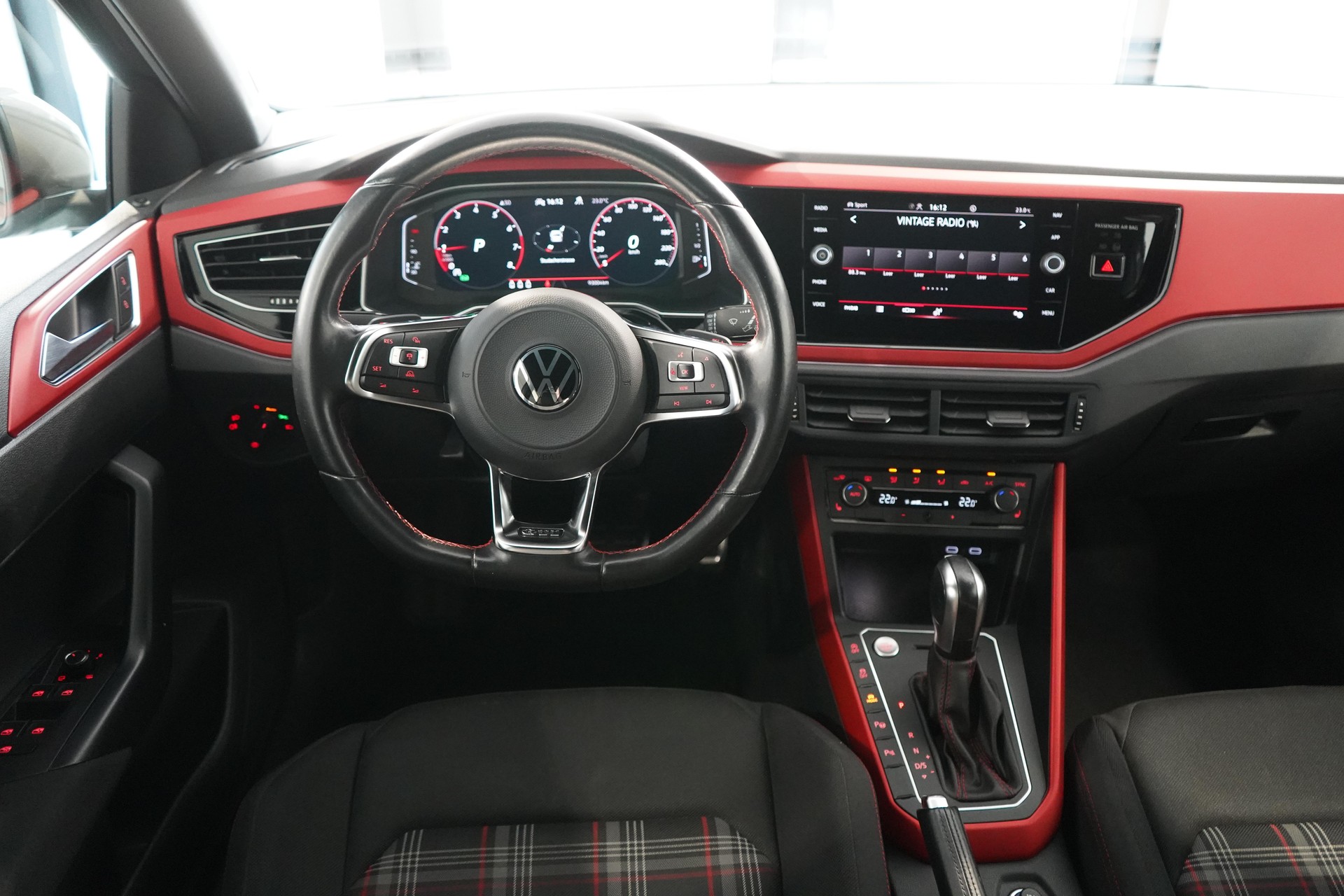 VW Polo 2.0 TSI GTI DSG-image-7