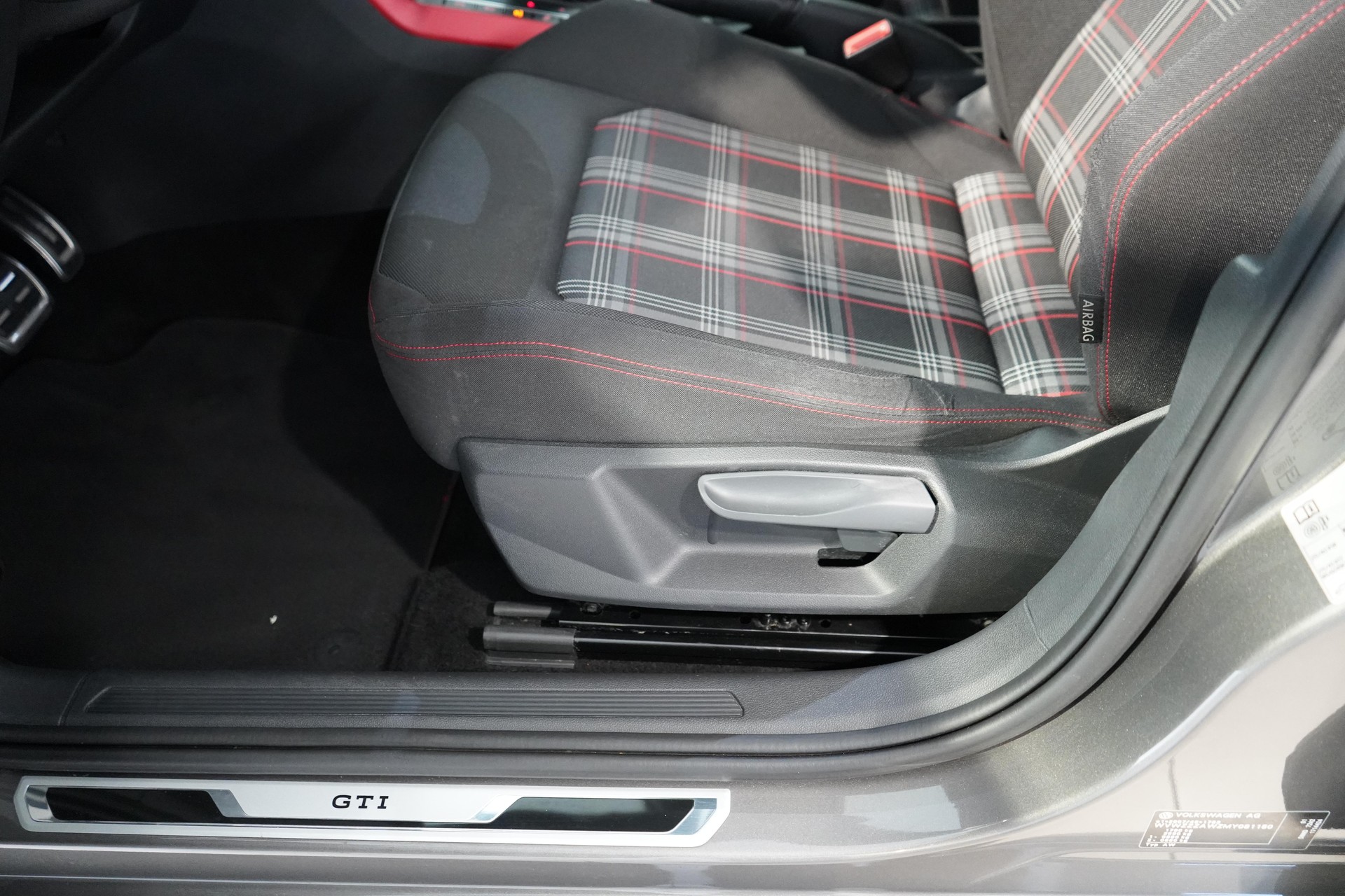 VW Polo 2.0 TSI GTI DSG-image-14