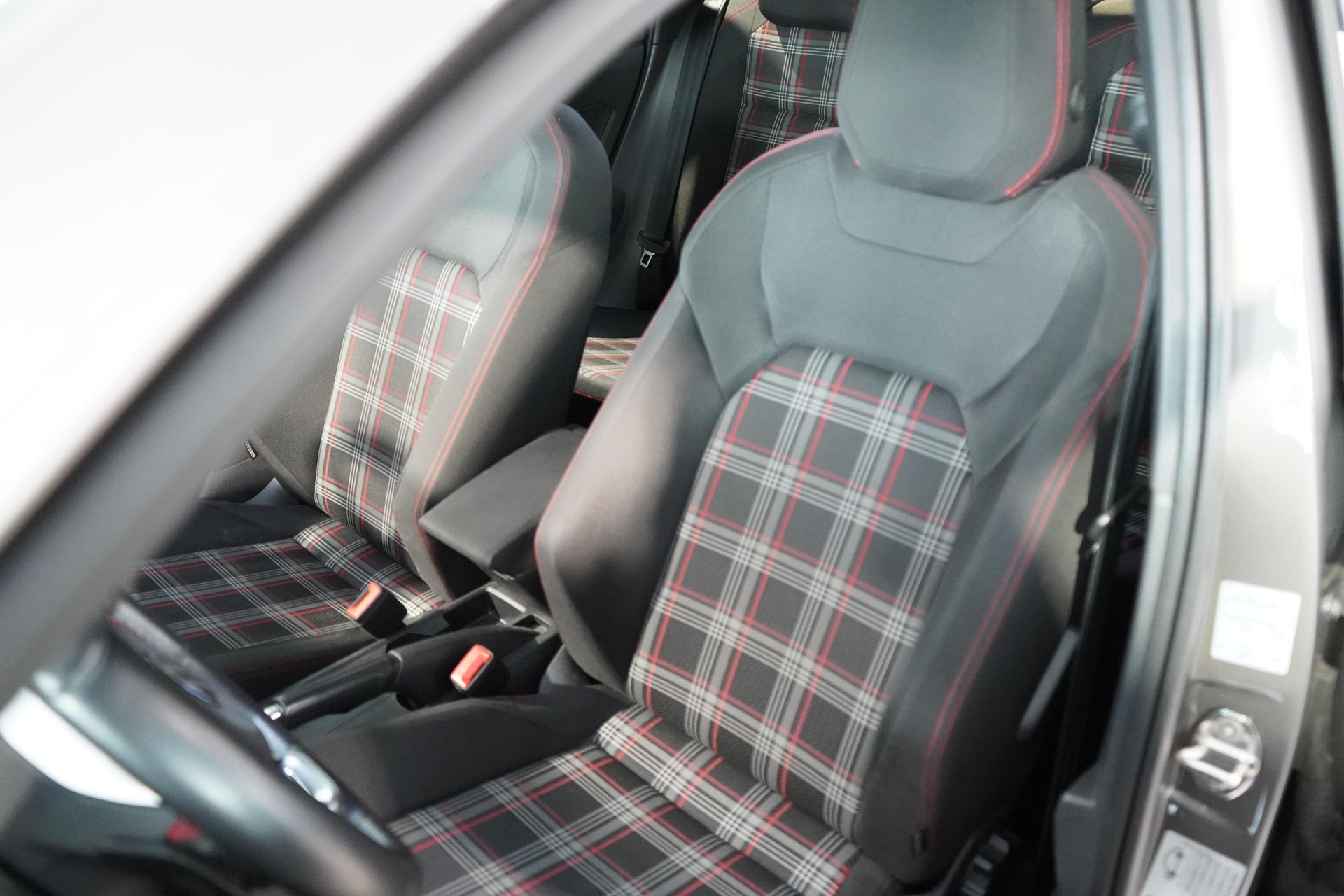 VW Polo 2.0 TSI GTI DSG-image-5