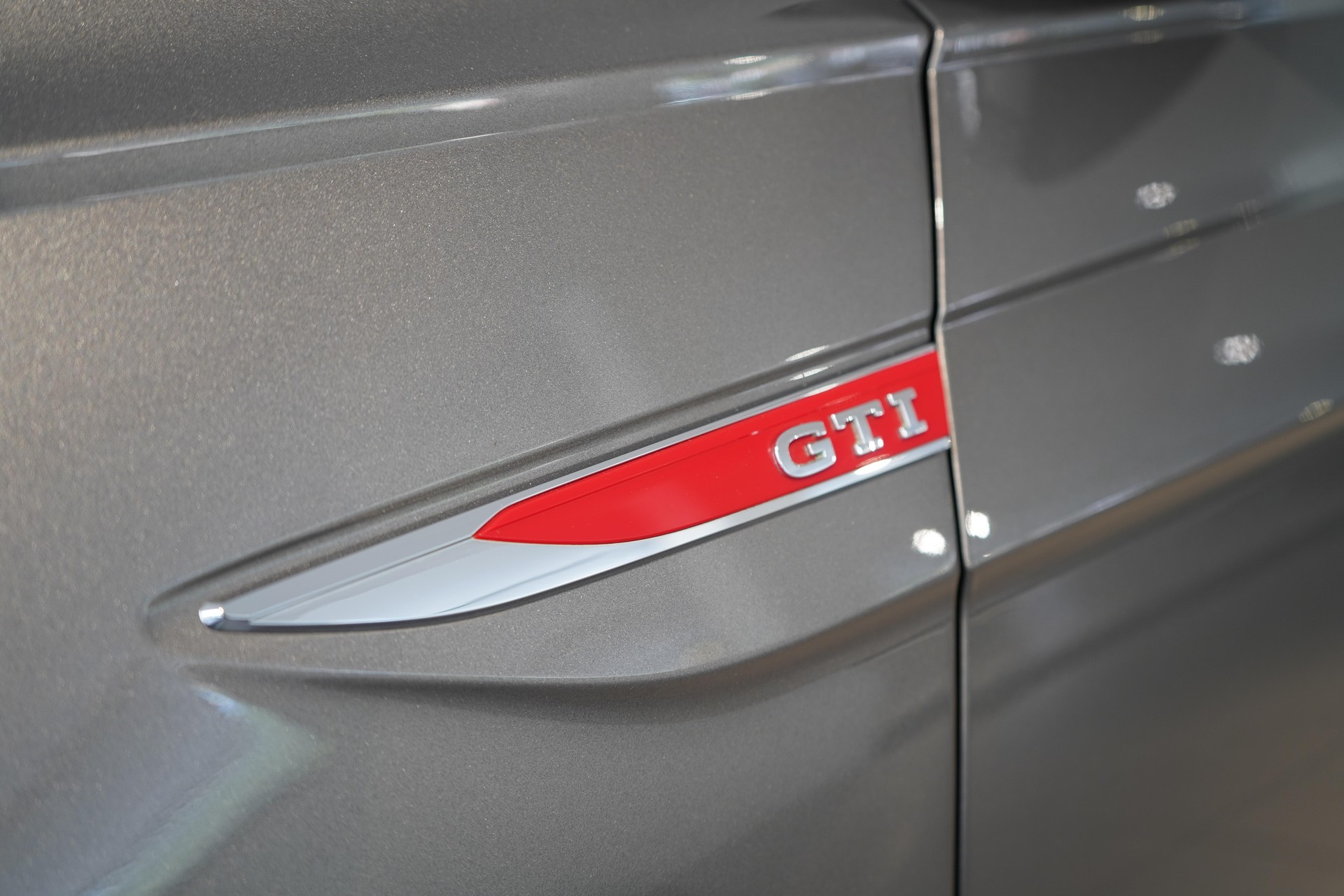 VW Polo 2.0 TSI GTI DSG-image-17