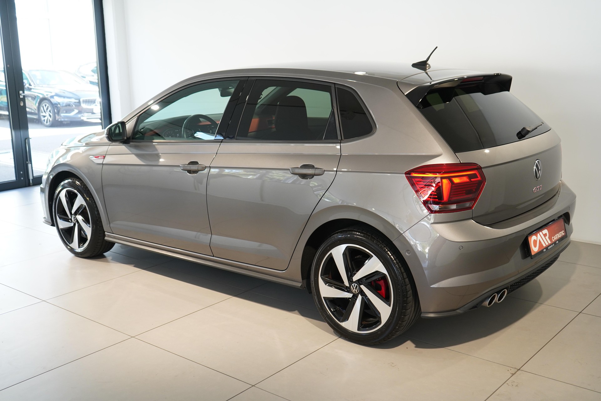 VW Polo 2.0 TSI GTI DSG-image-2