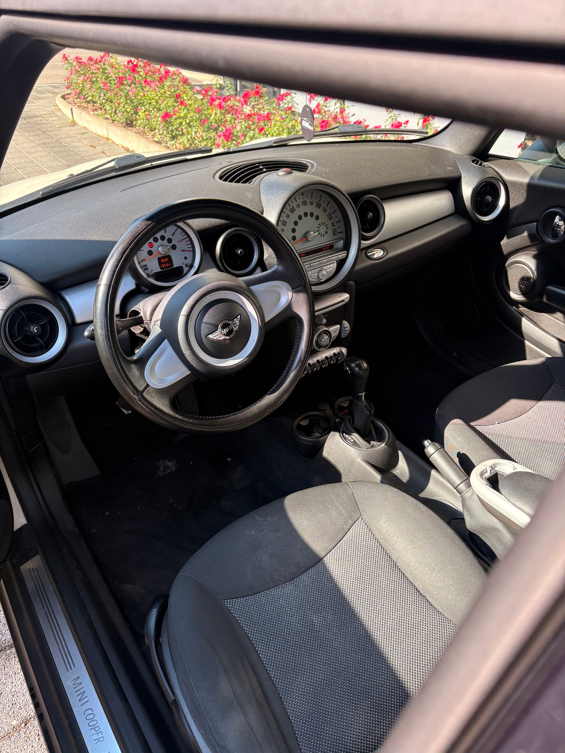 MINI Cooper-image-4