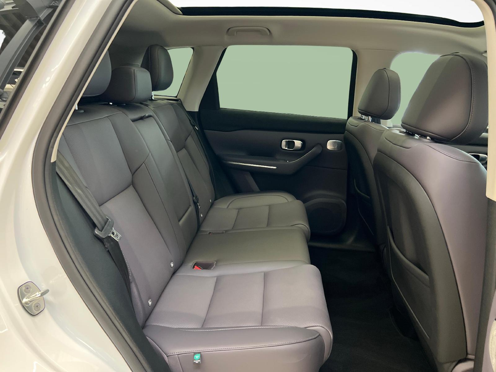 LEAPMOTOR C10 1.5 REEV Design-image-10