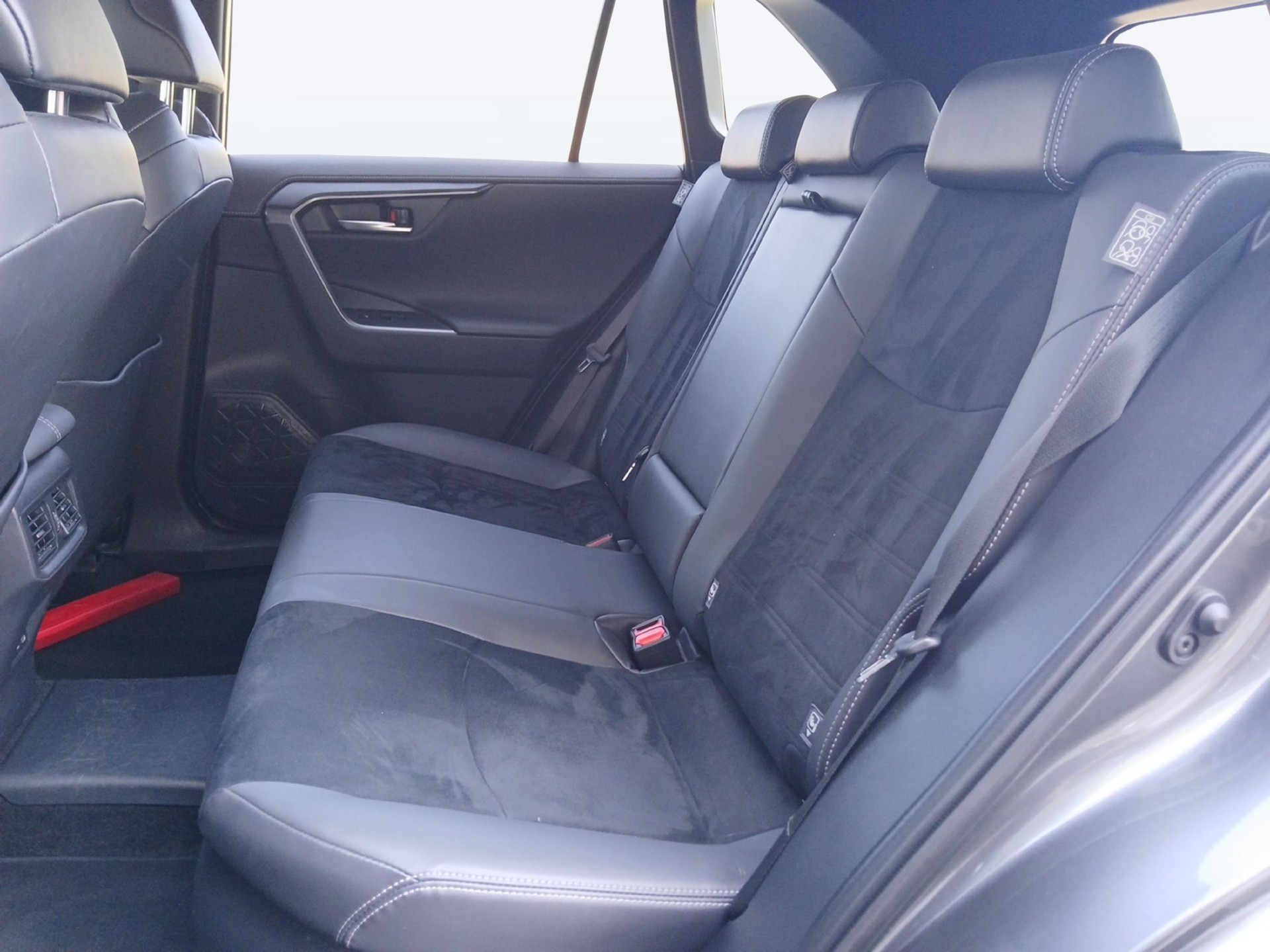 TOYOTA RAV4 2.5 Plug-In-Hybrid GR Sport-image-9