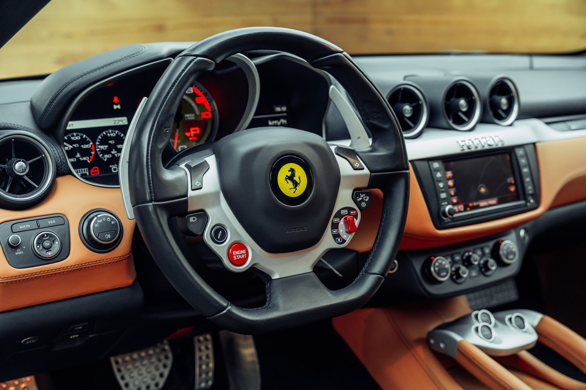 FERRARI FF-image-15