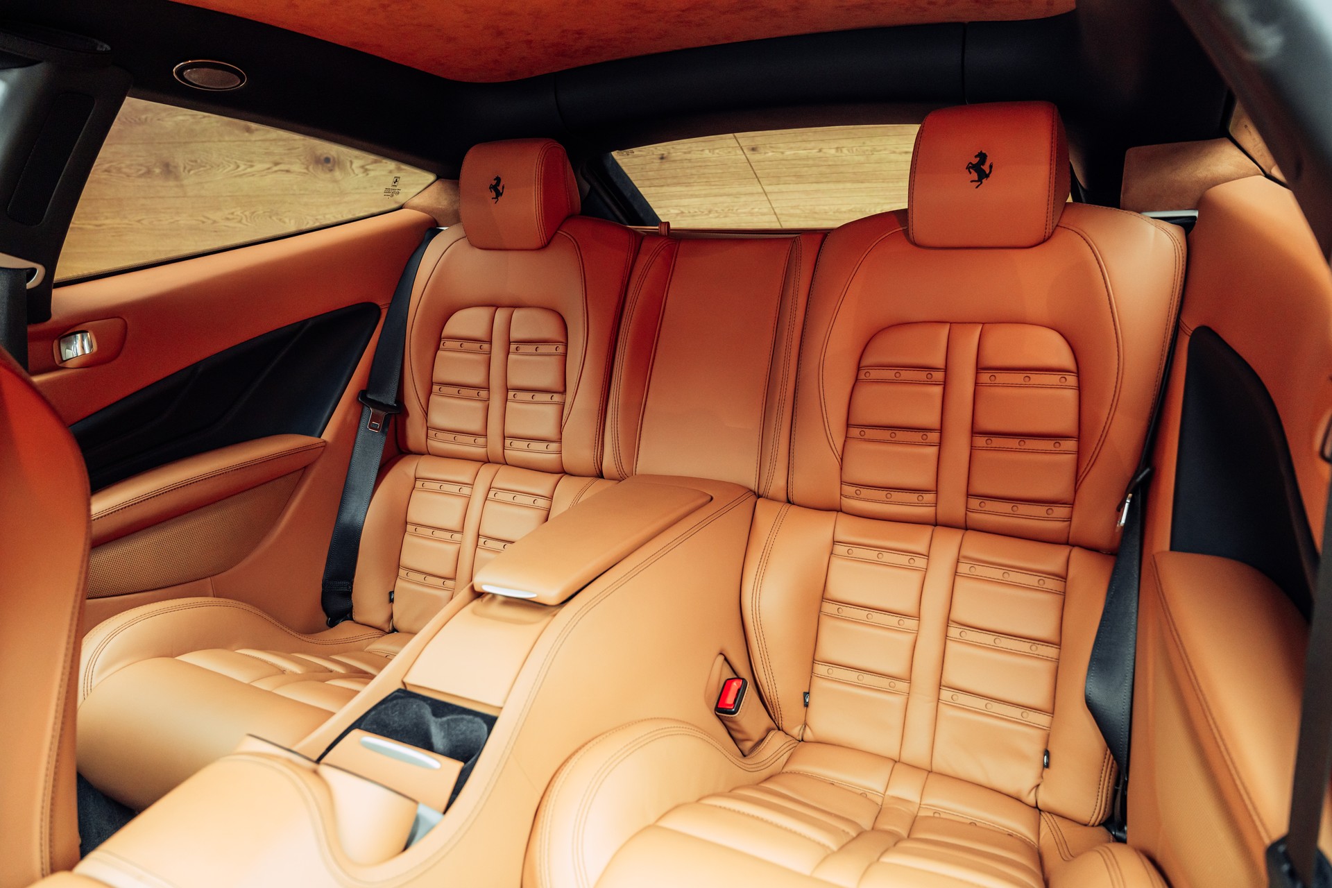 FERRARI FF-image-7