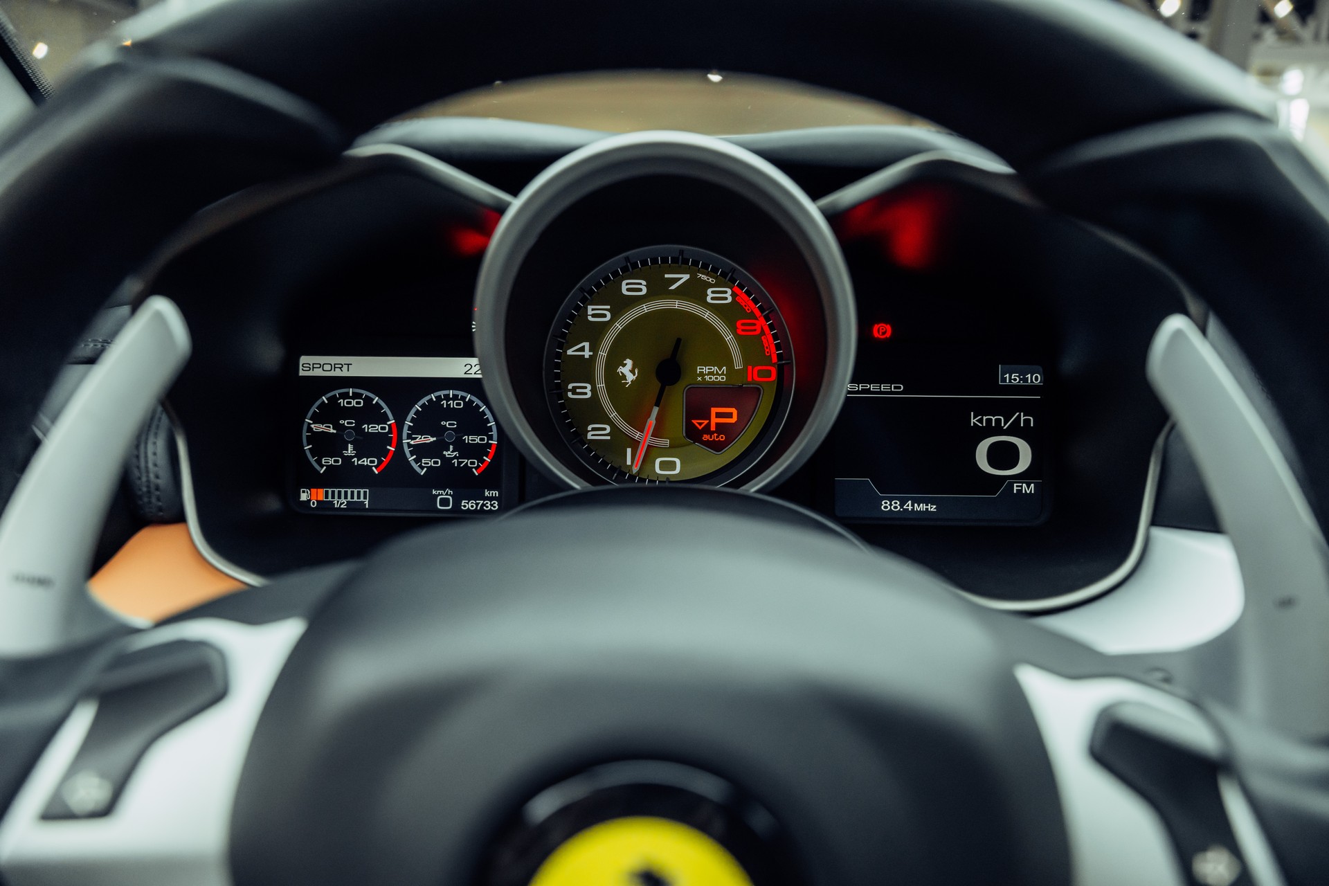 FERRARI FF-image-13