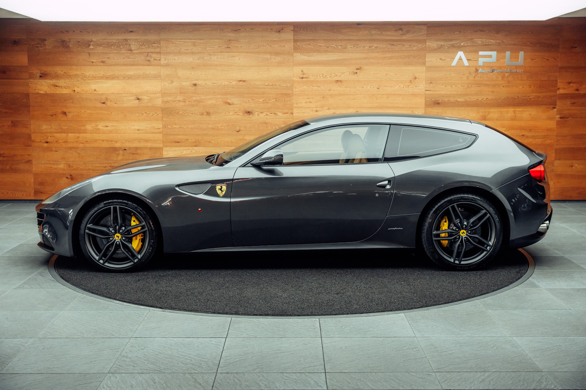 FERRARI FF-image-8