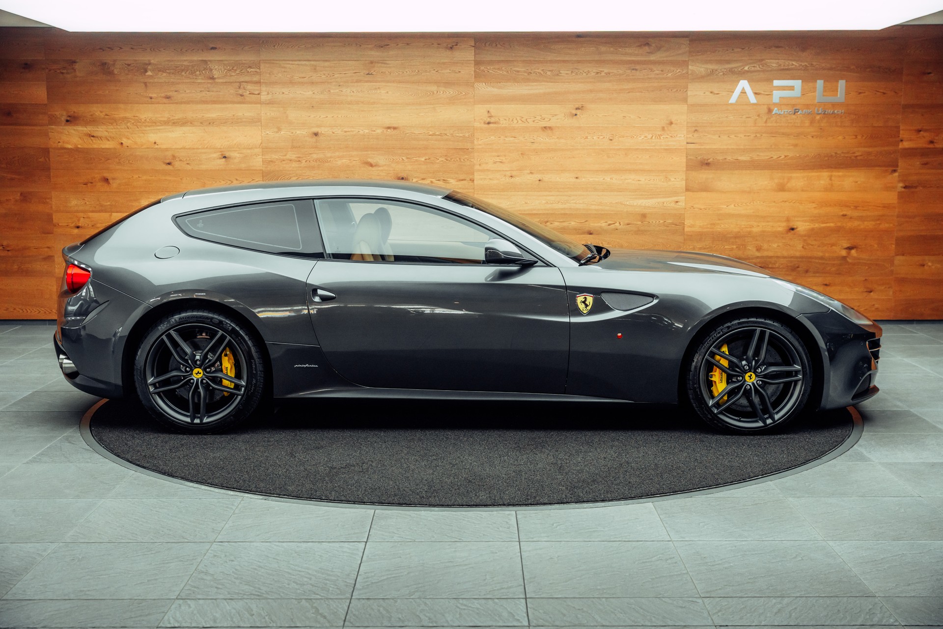 FERRARI FF-image-9