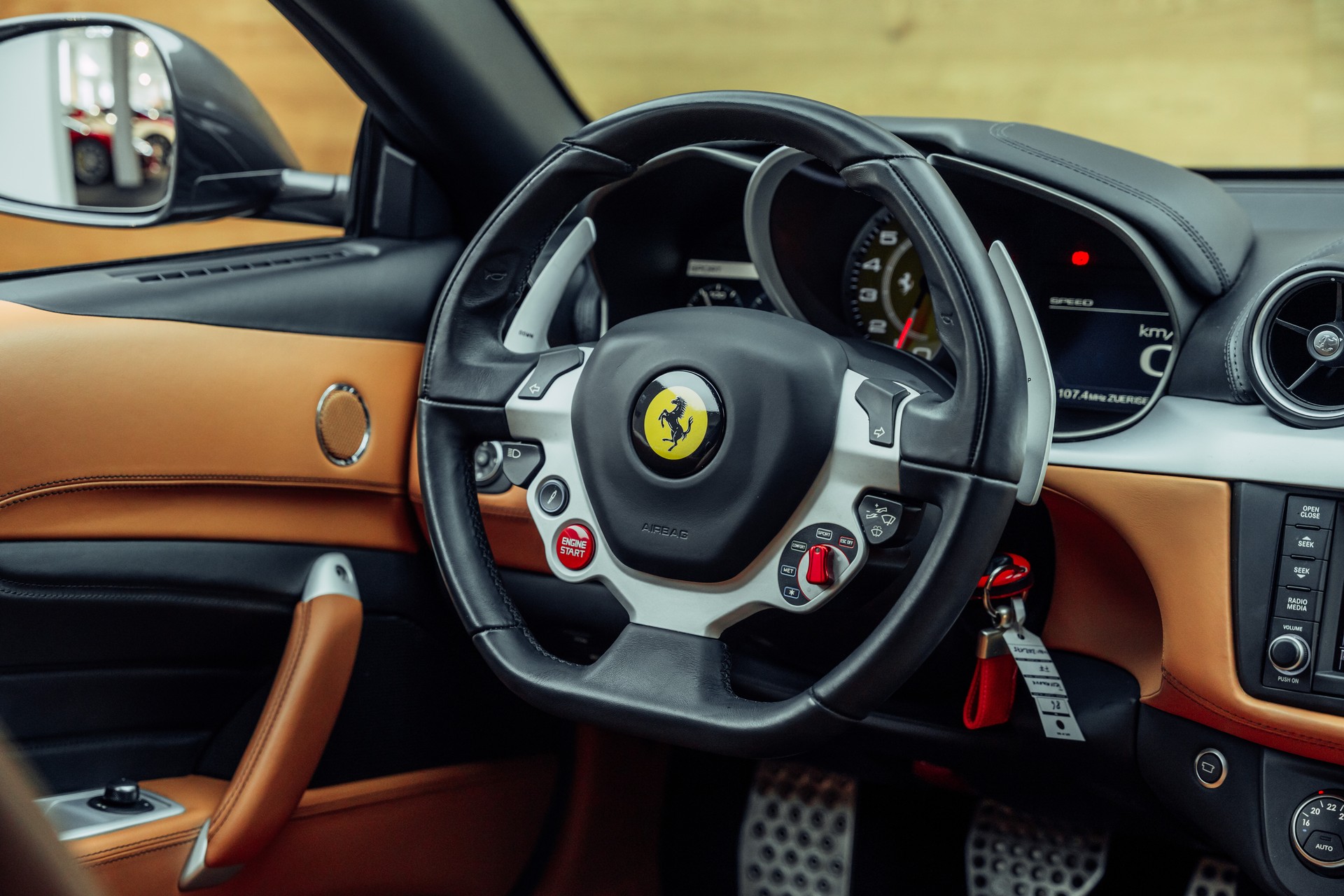 FERRARI FF-image-19