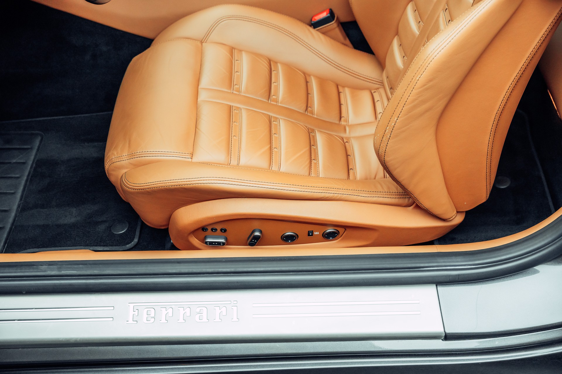 FERRARI FF-image-14