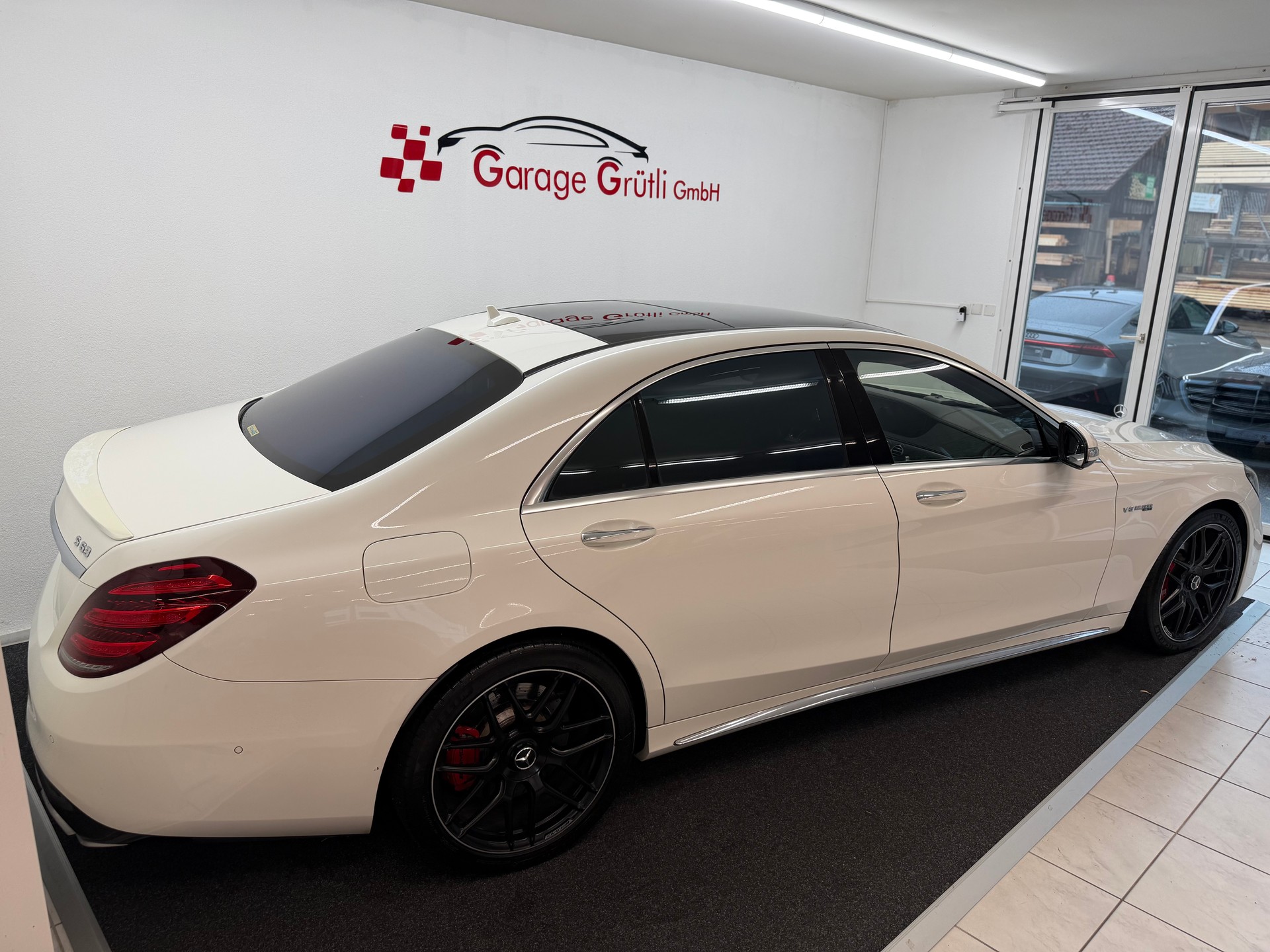 MERCEDES-BENZ S 63 V8 AMG 4matic+ lang-image-4