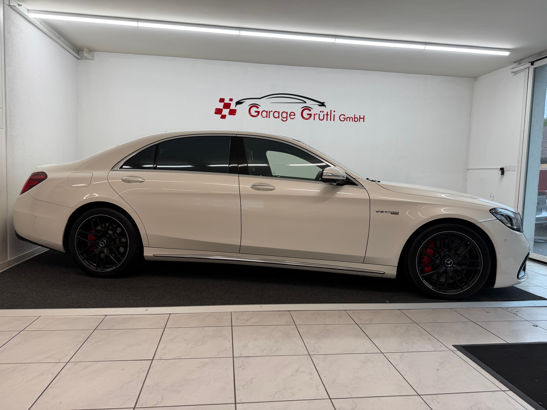 MERCEDES-BENZ S 63 V8 AMG 4matic+ lang-image-2