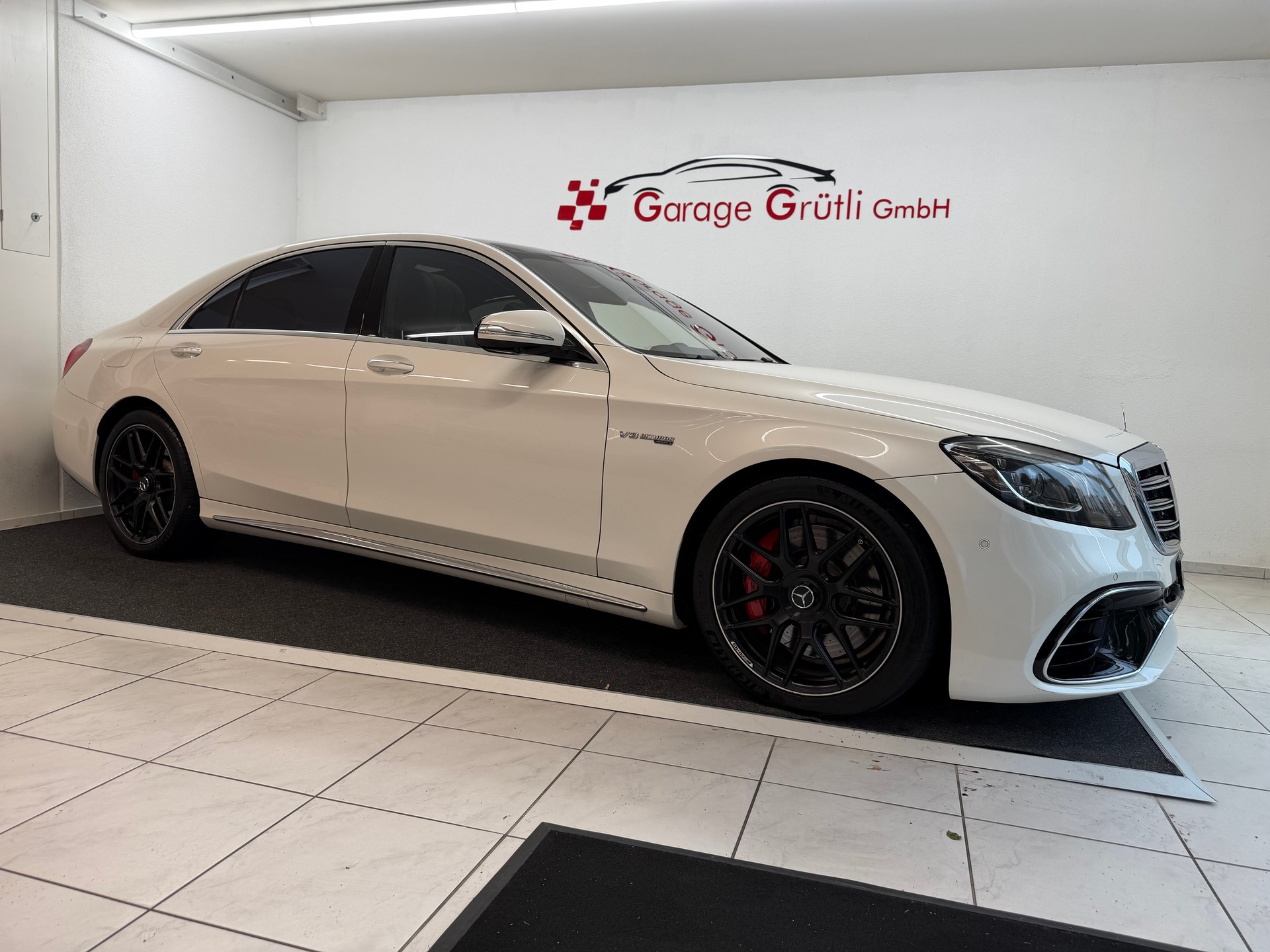 MERCEDES-BENZ S 63 V8 AMG 4matic+ lang-image-1