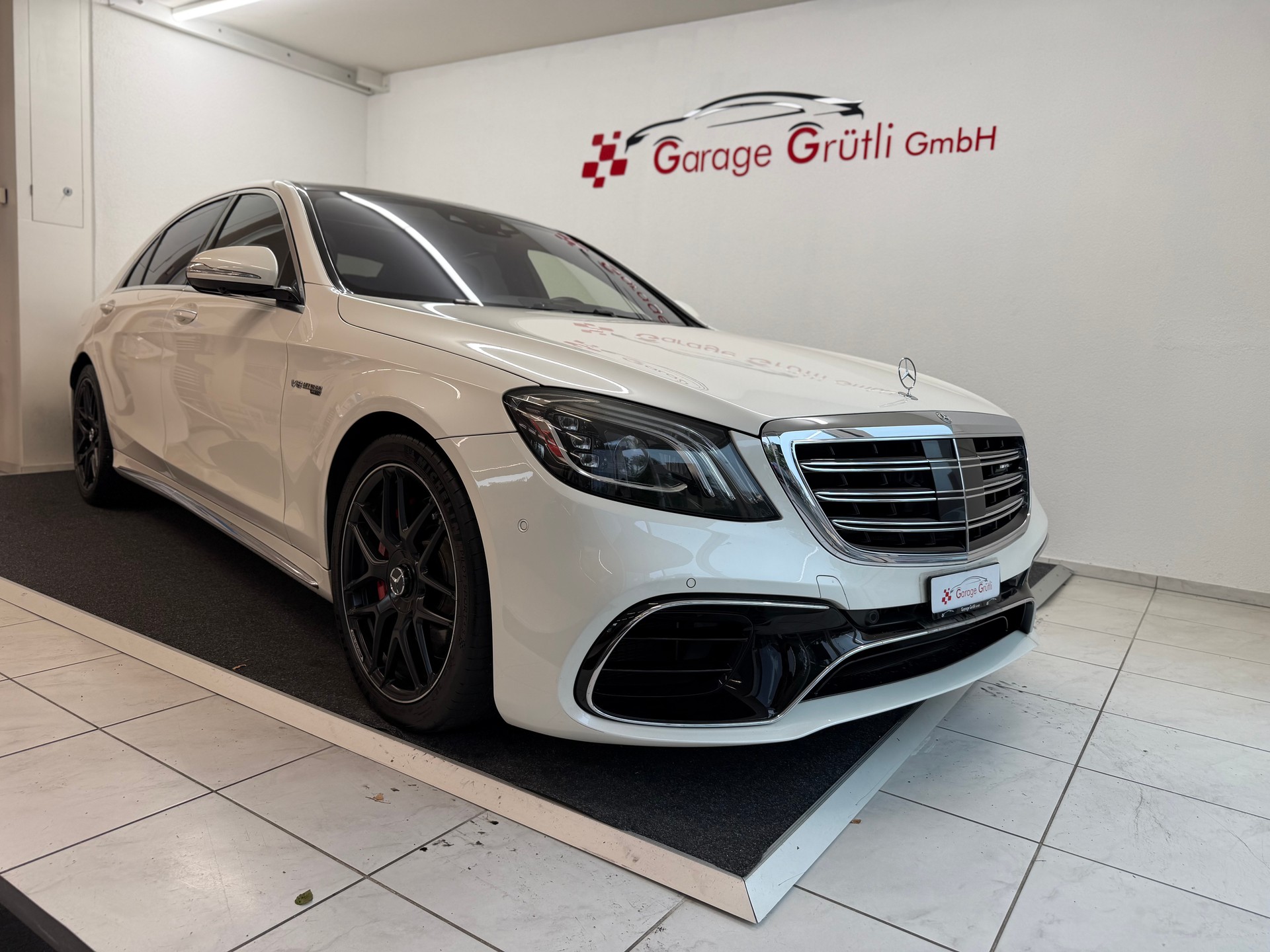 MERCEDES-BENZ S 63 V8 AMG 4matic+ lang-image-0