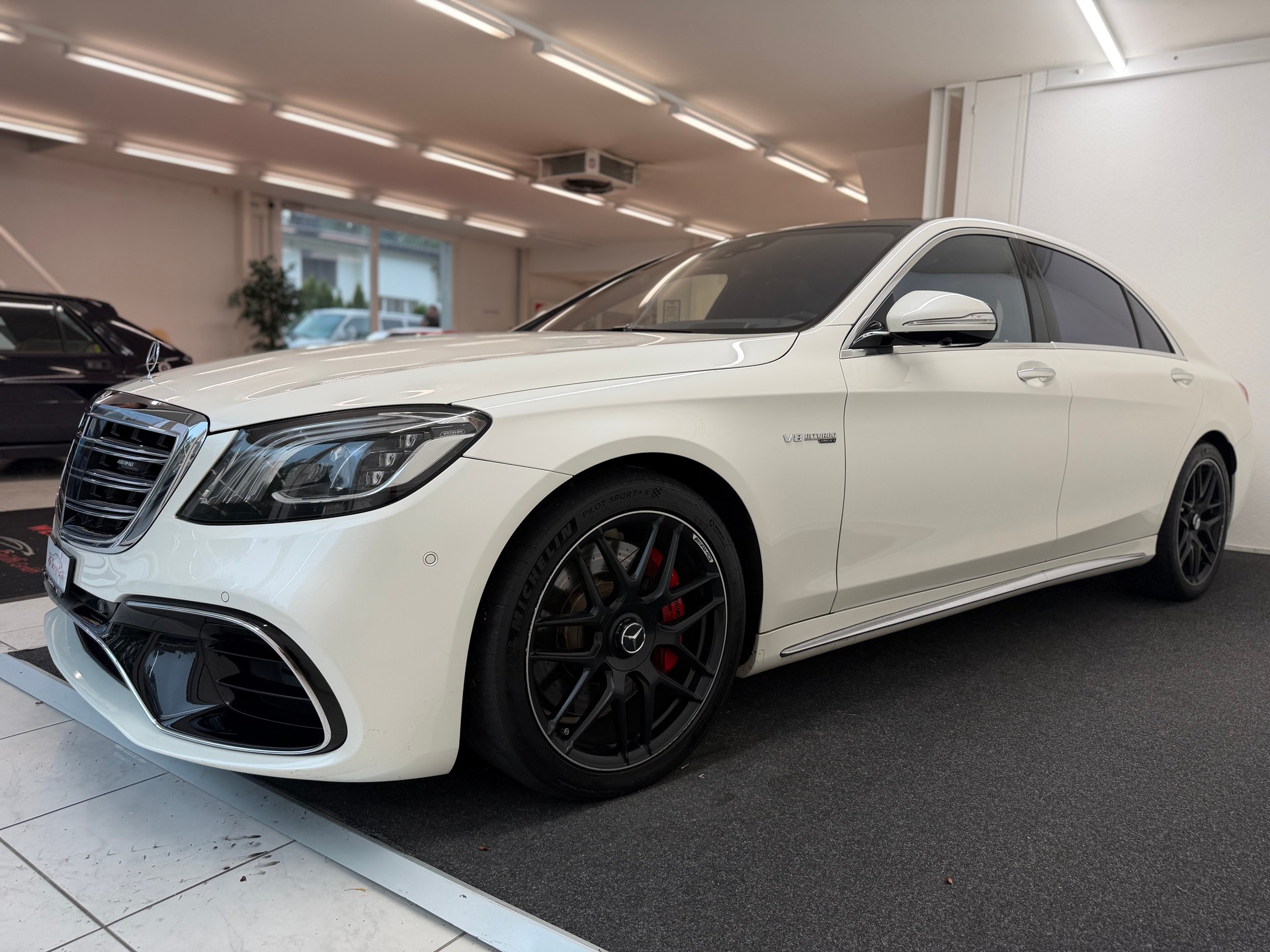 MERCEDES-BENZ S 63 V8 AMG 4matic+ lang-image-6