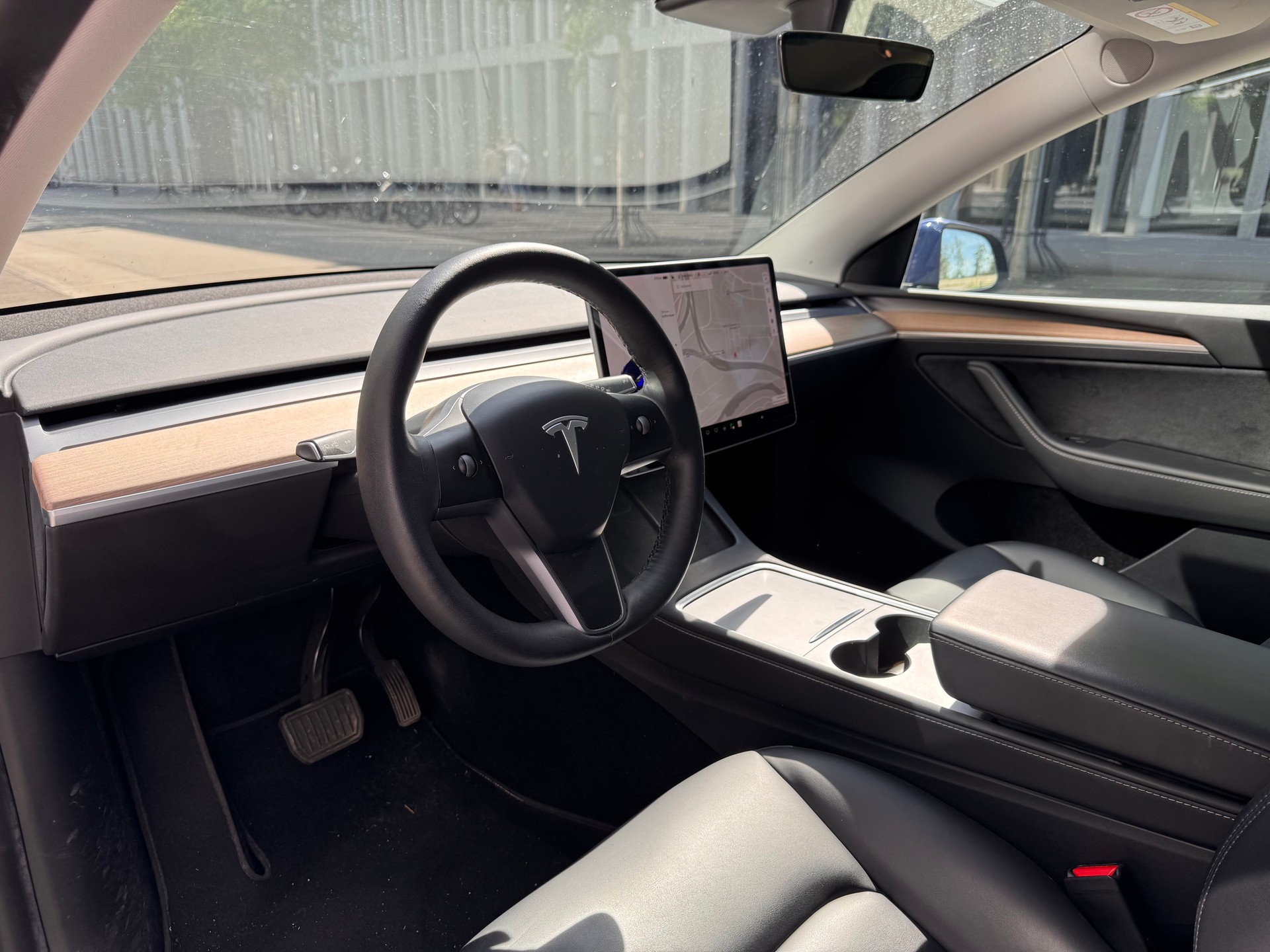 TESLA Model Y Long Range Dual Motor AWD-image-5