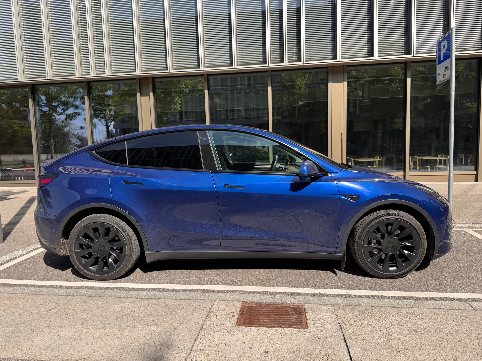 TESLA Long Range TESLA Model Y Long Range Dual Motor AWD
