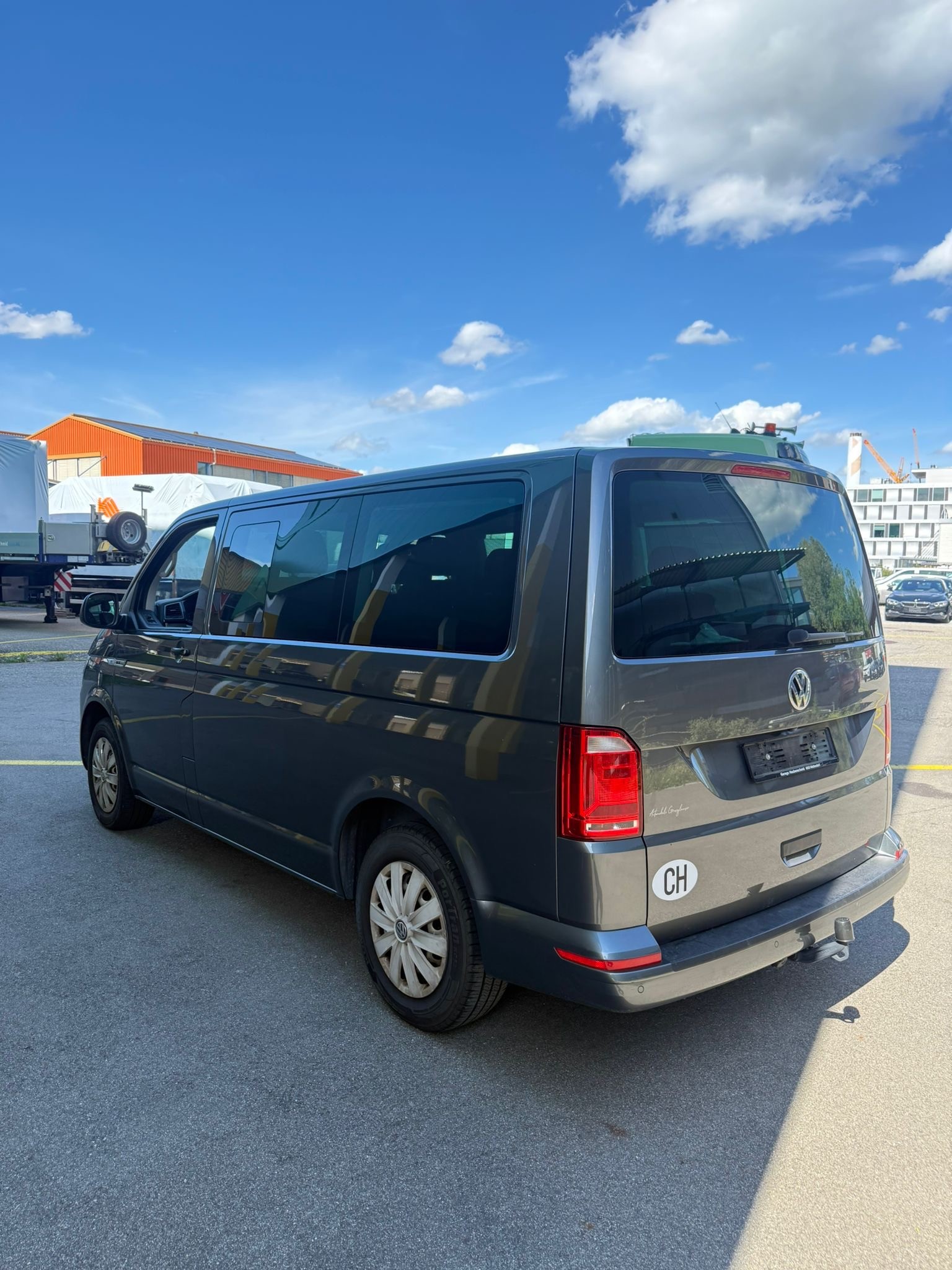 VW T6 Multivan 2.0 TDI Comfort. '70 Jahre Bulli' DSG-image-3