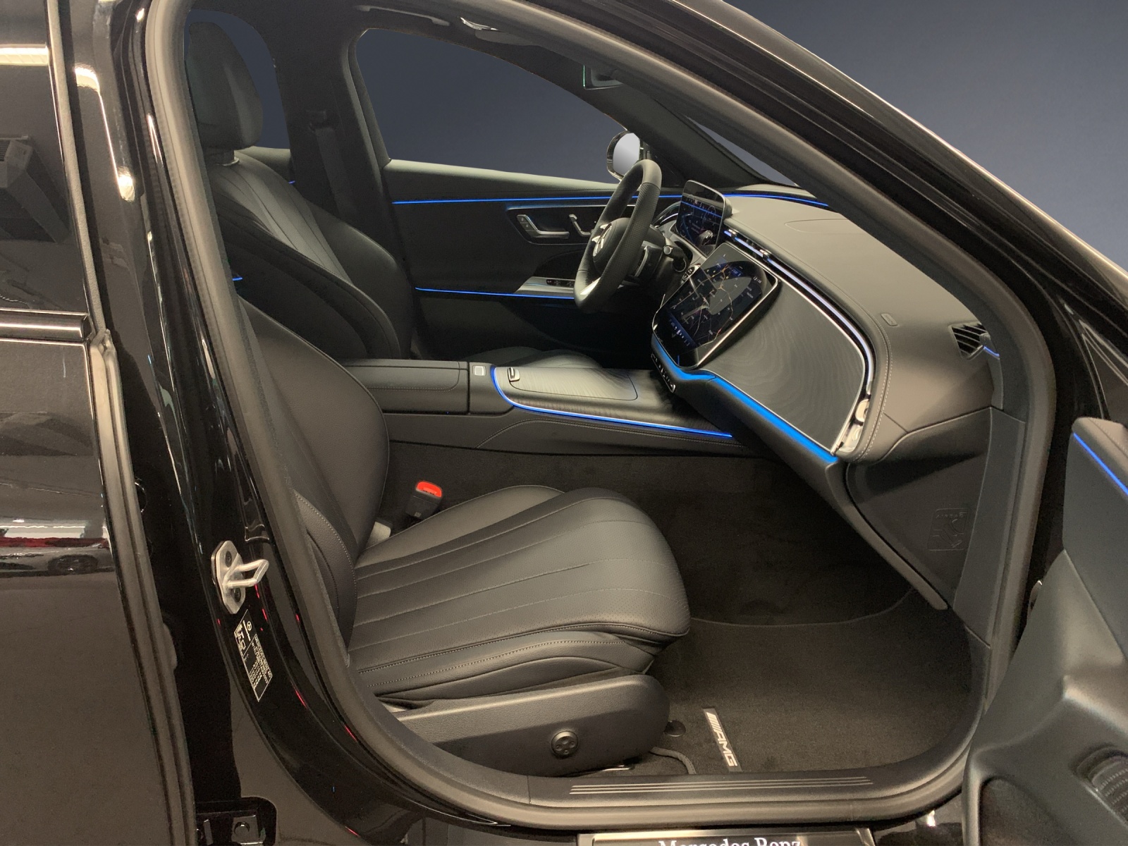 MERCEDES-BENZ E 200 4MATIC berline-image-6