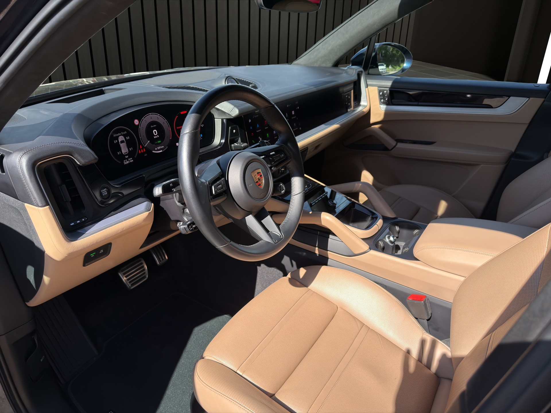 PORSCHE Cayenne 4.0 V8 Turbo E-Hybrid-image-10