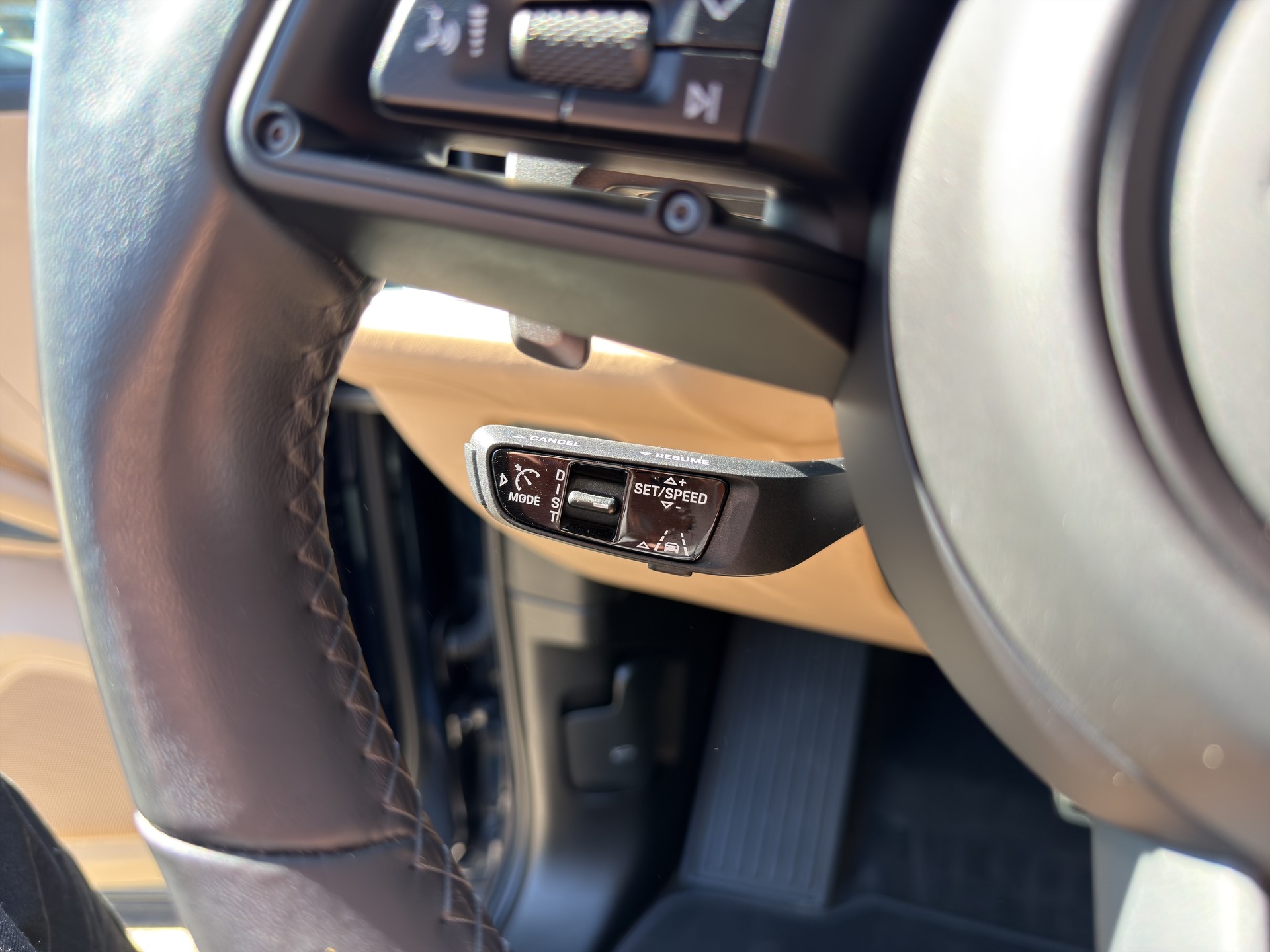 PORSCHE Cayenne 4.0 V8 Turbo E-Hybrid-image-23