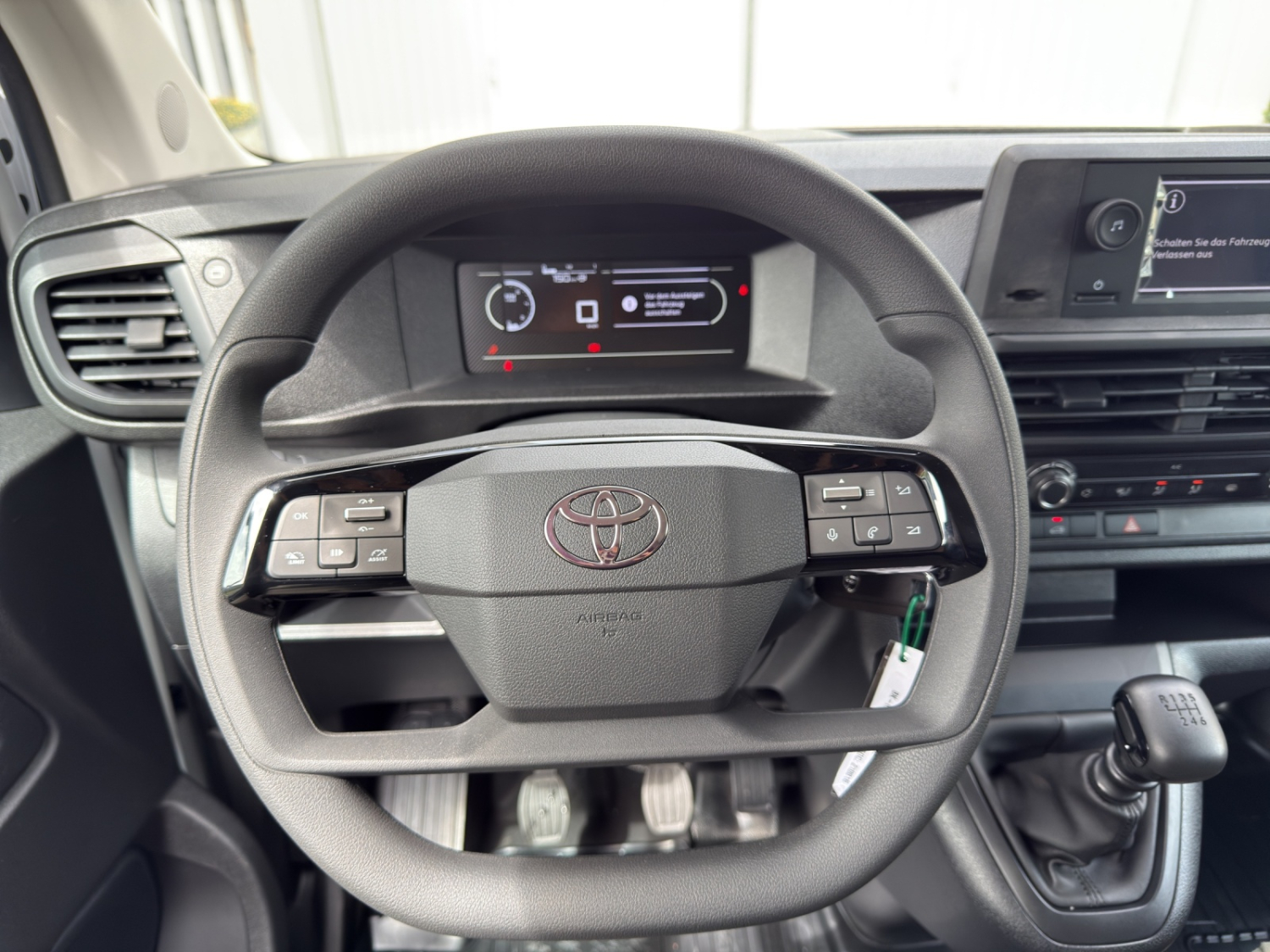 TOYOTA PROACE Van L2 2.0 D Active-image-13