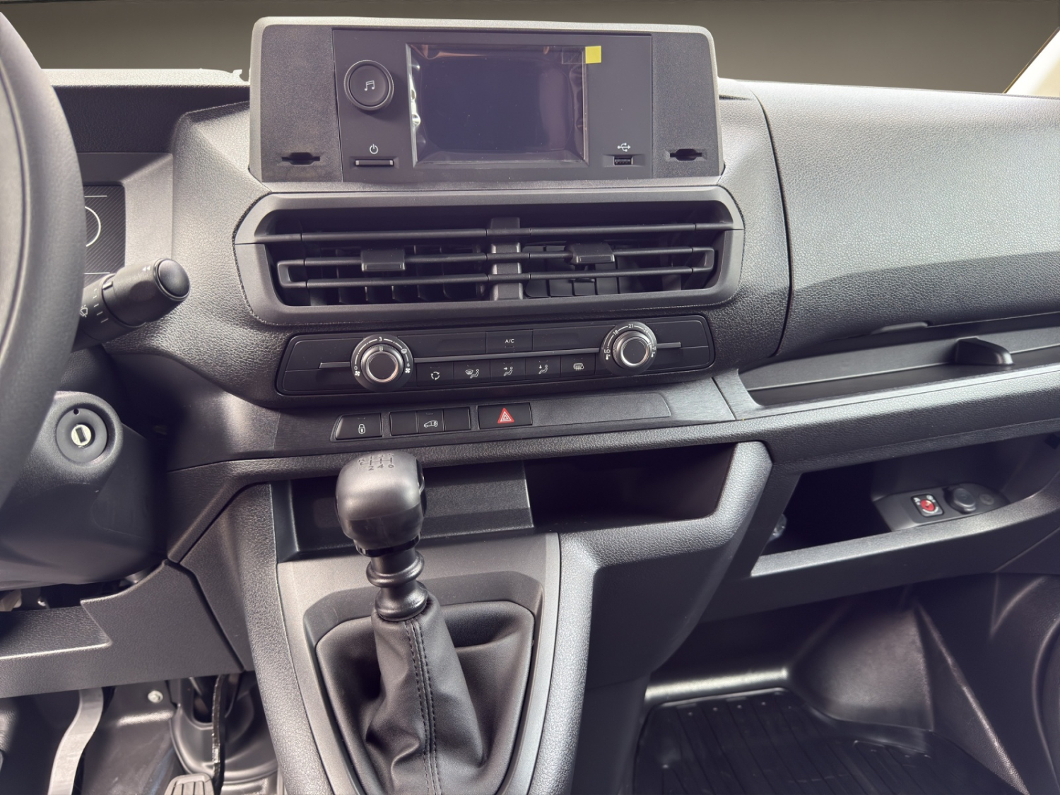 TOYOTA PROACE Van L2 2.0 D Active-image-12