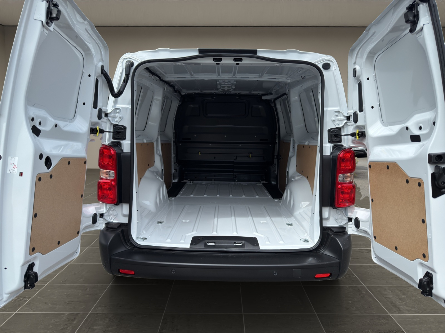 TOYOTA PROACE Van L2 2.0 D Active-image-14