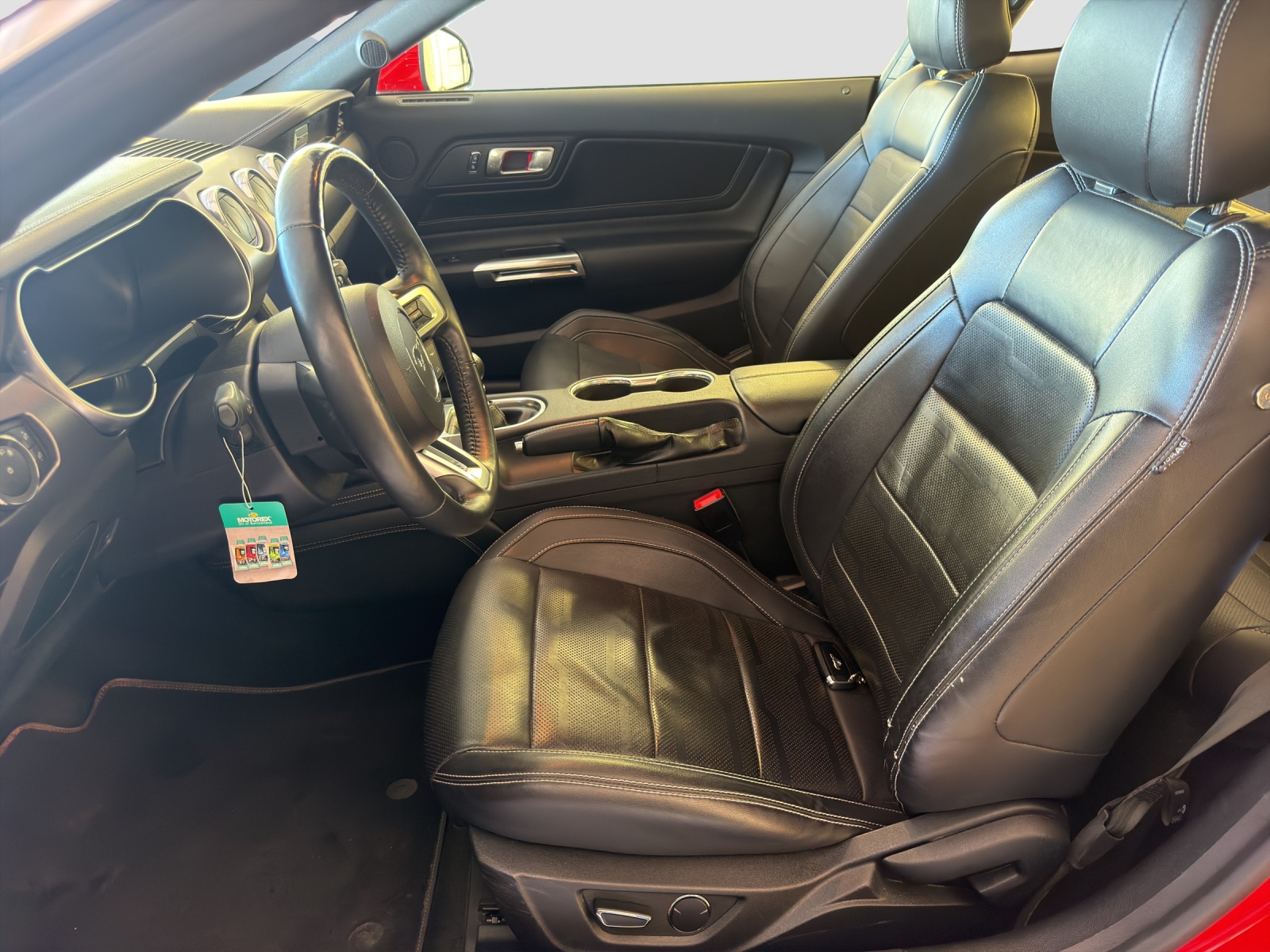 FORD Mustang Coupé 2.3 EcoBoost-image-8