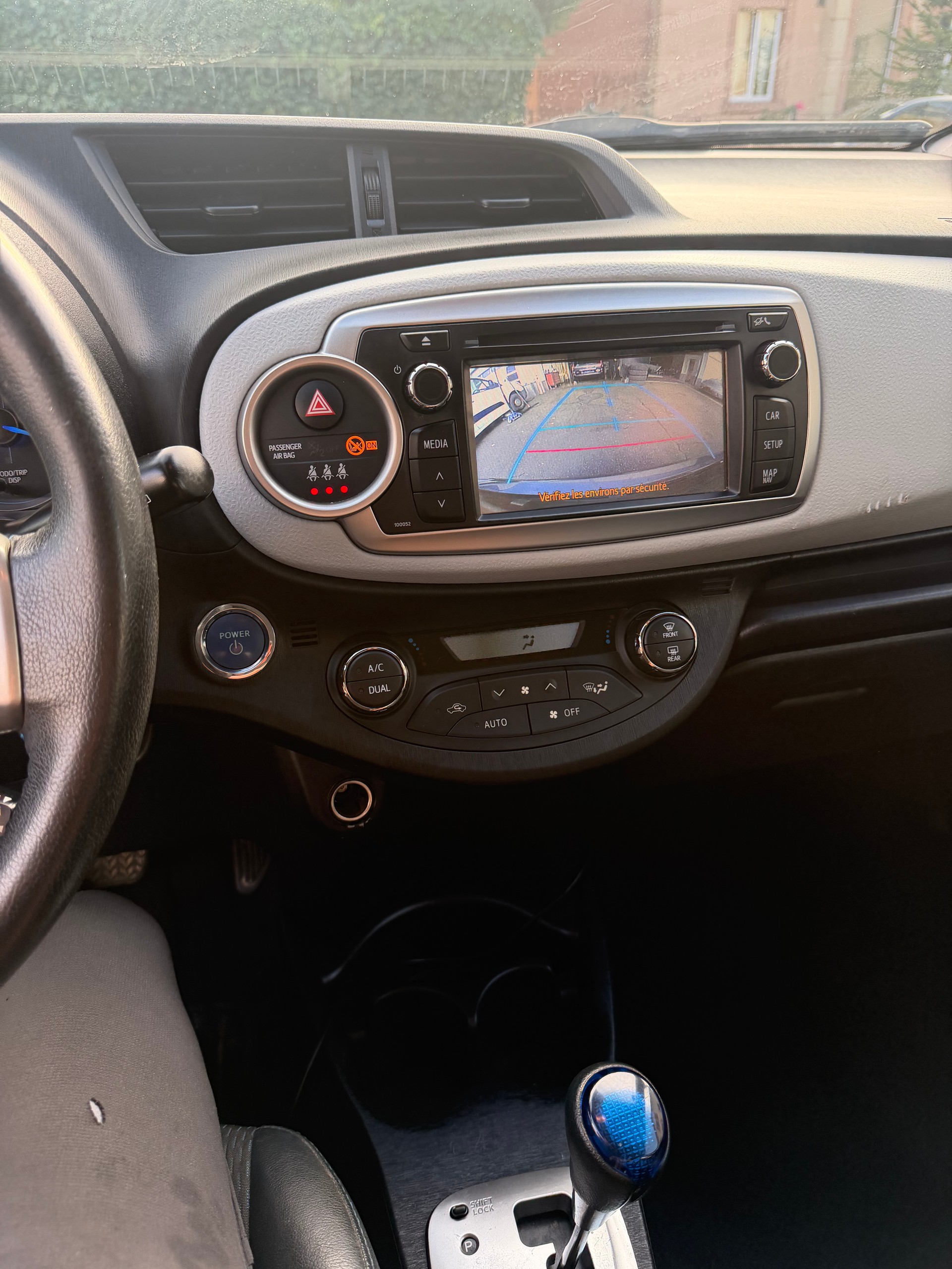 TOYOTA Yaris 1.5 VVT-i Hybrid Sol Premium CVT-image-12
