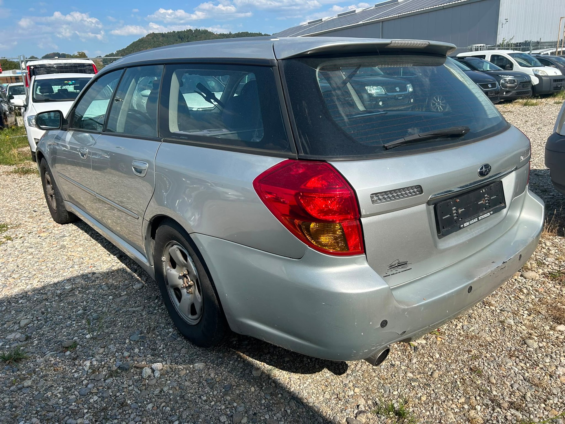 SUBARU Legacy 2.0i AWD Swiss-image-4