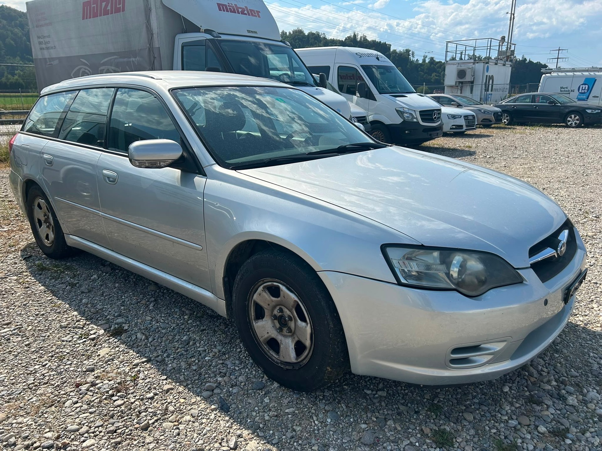 SUBARU Legacy 2.0i AWD Swiss-image-1