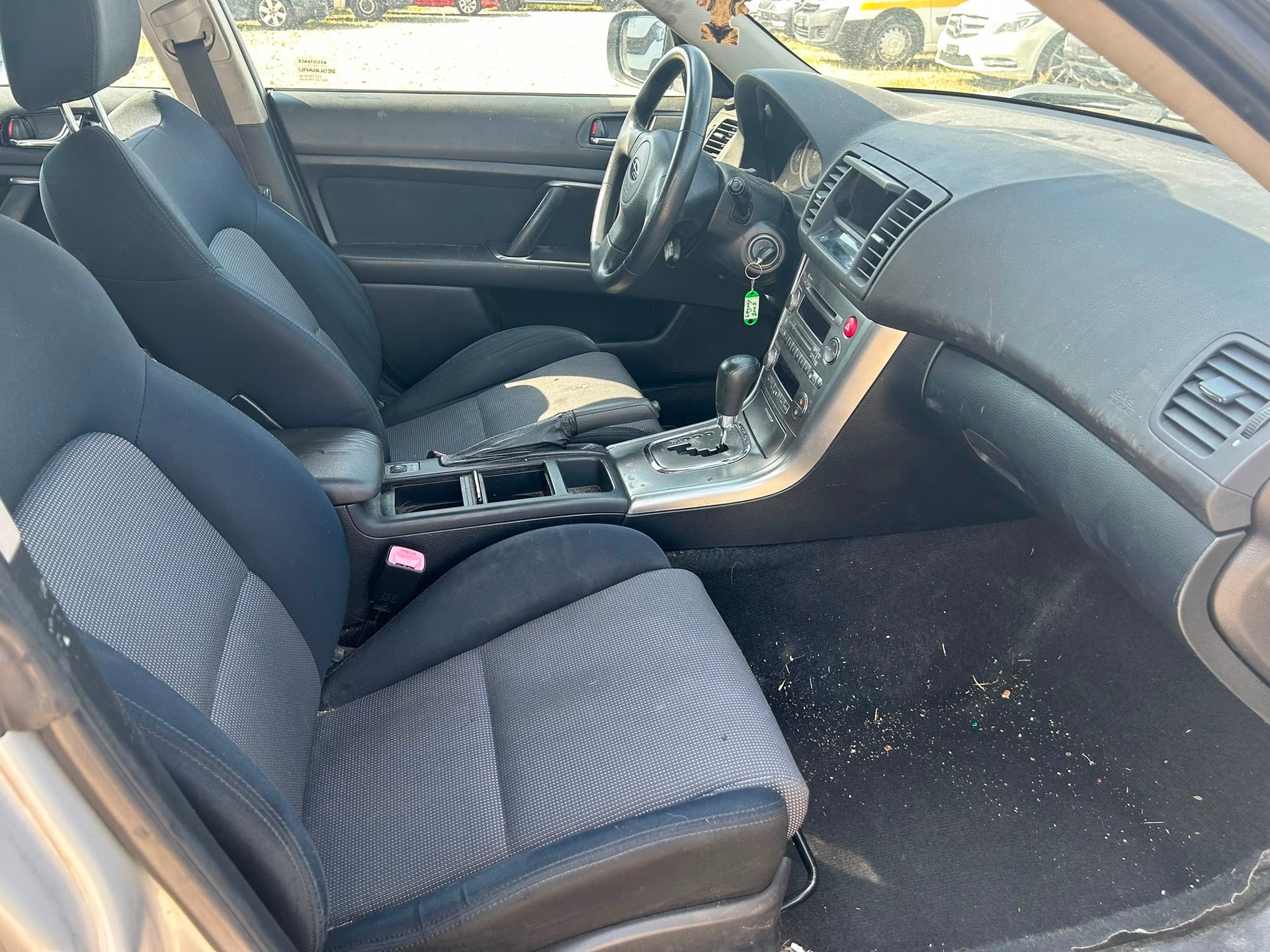 SUBARU Legacy 2.0i AWD Swiss-image-9