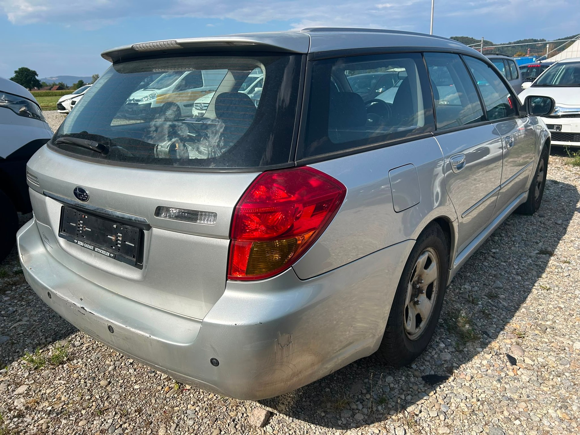 SUBARU Legacy 2.0i AWD Swiss-image-2