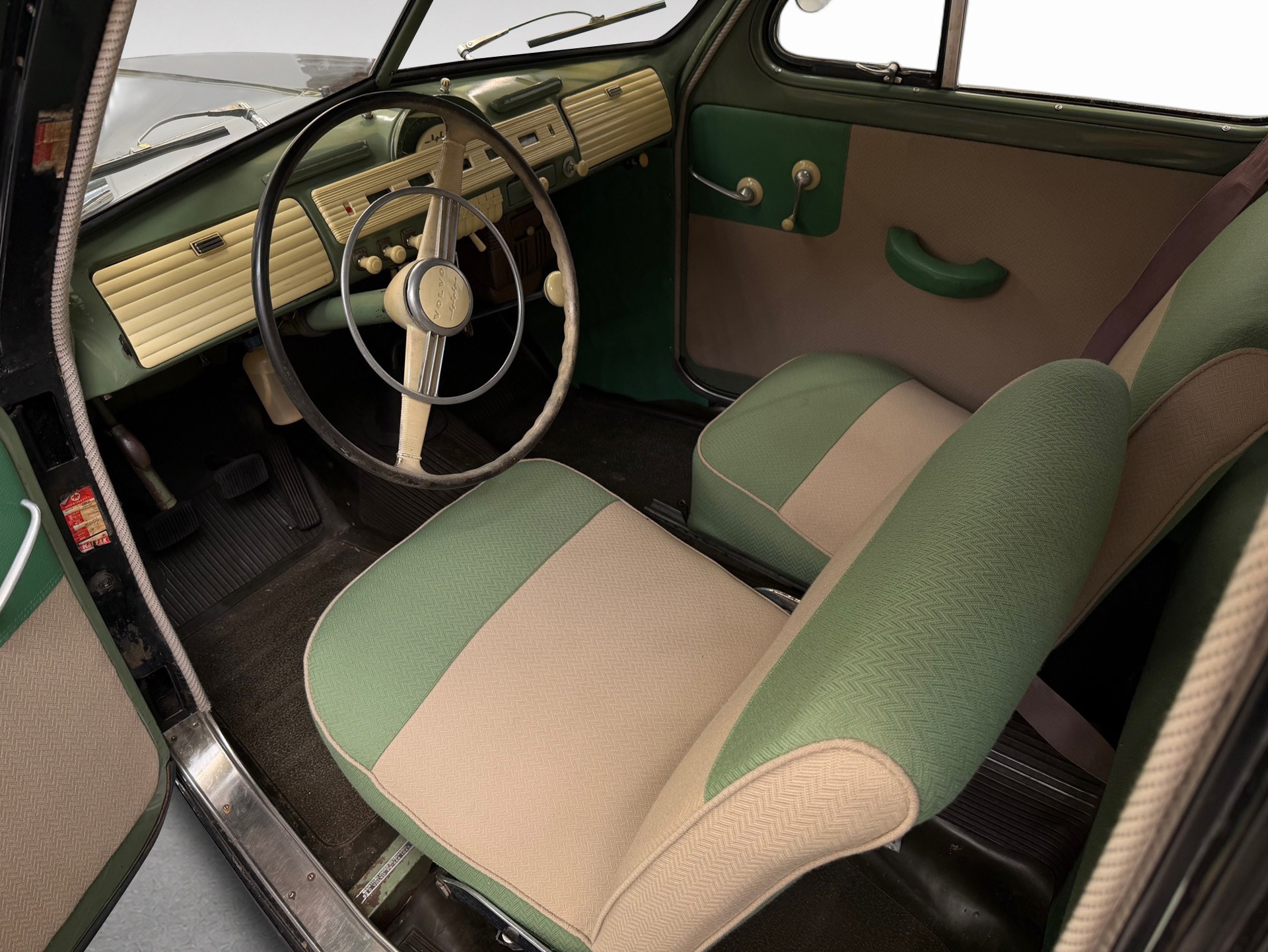 VOLVO PV 444-image-13