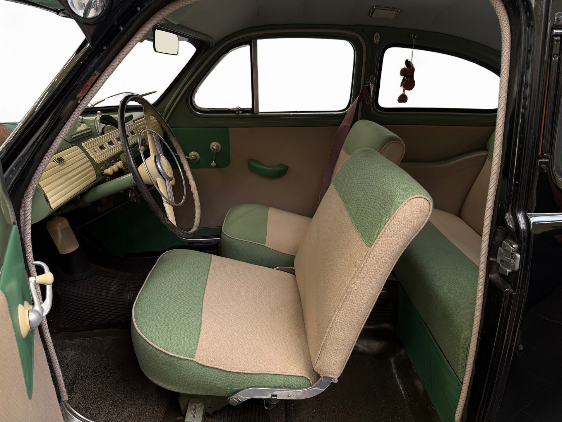 VOLVO PV 444-image-14
