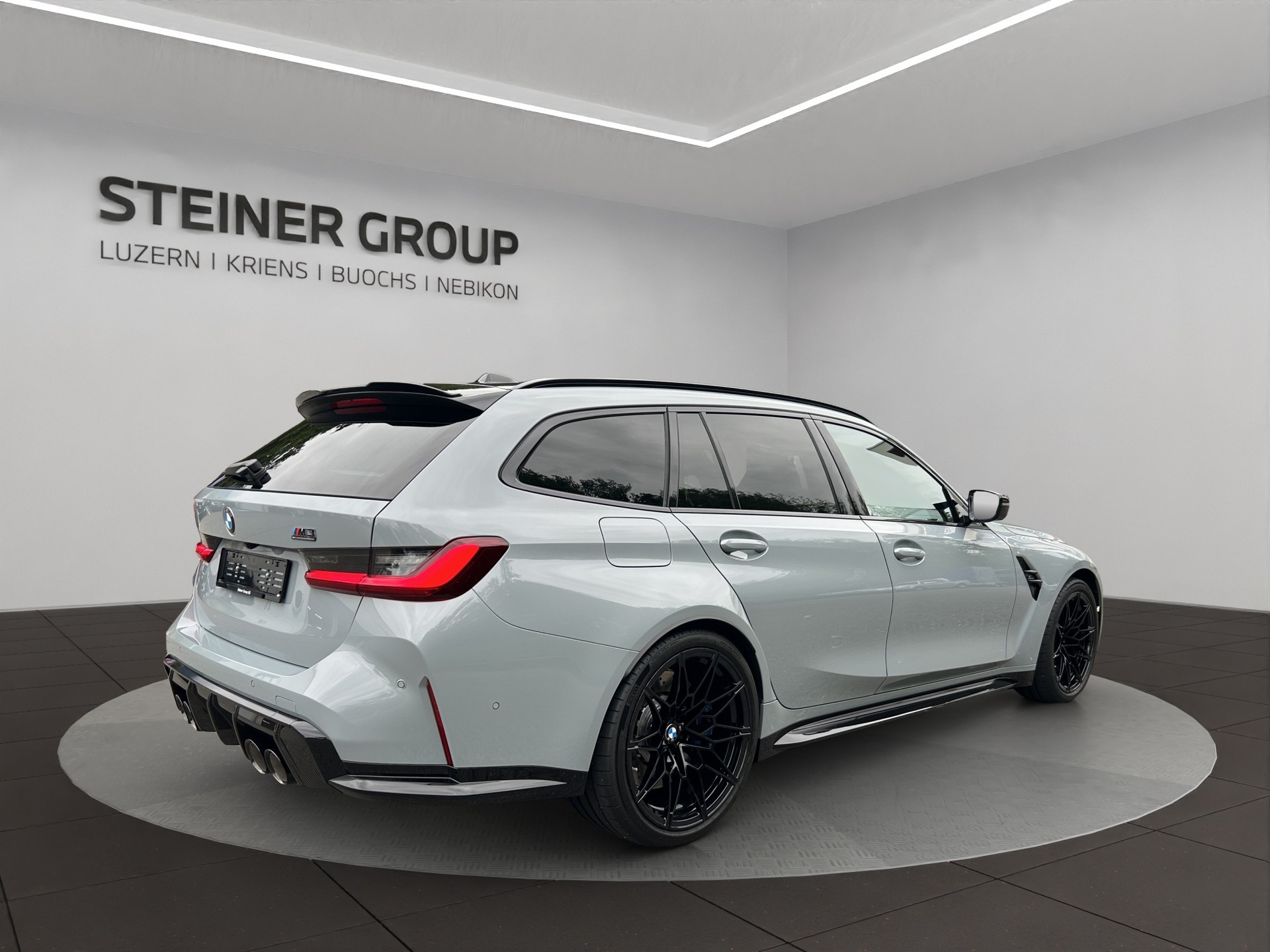 BMW M3 Touring xDrive Competition M-image-4
