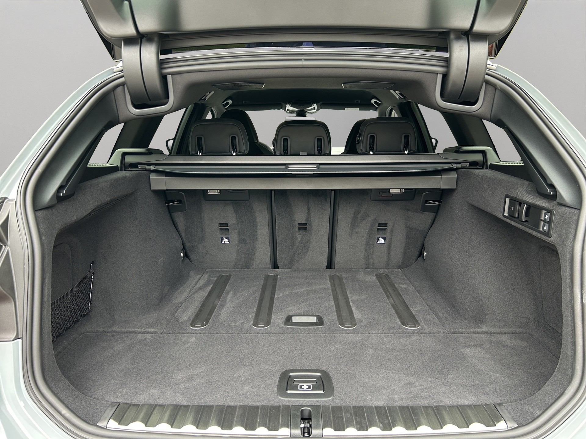 BMW M3 Touring xDrive Competition M-image-17