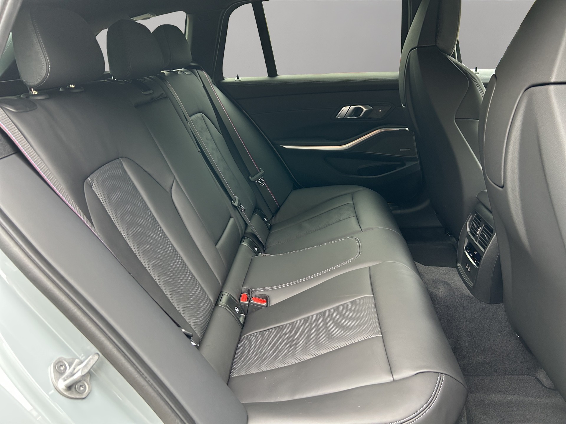 BMW M3 Touring xDrive Competition M-image-19