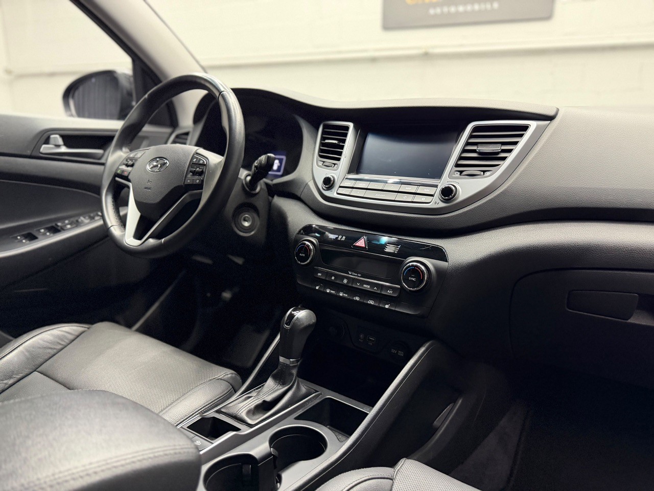 HYUNDAI Tucson 2.0 CRDI Plena 4WD Automatic | Frisch ab MFK | Garantie | Sparsam |Tempomat | Rückfahrkamera-image-26