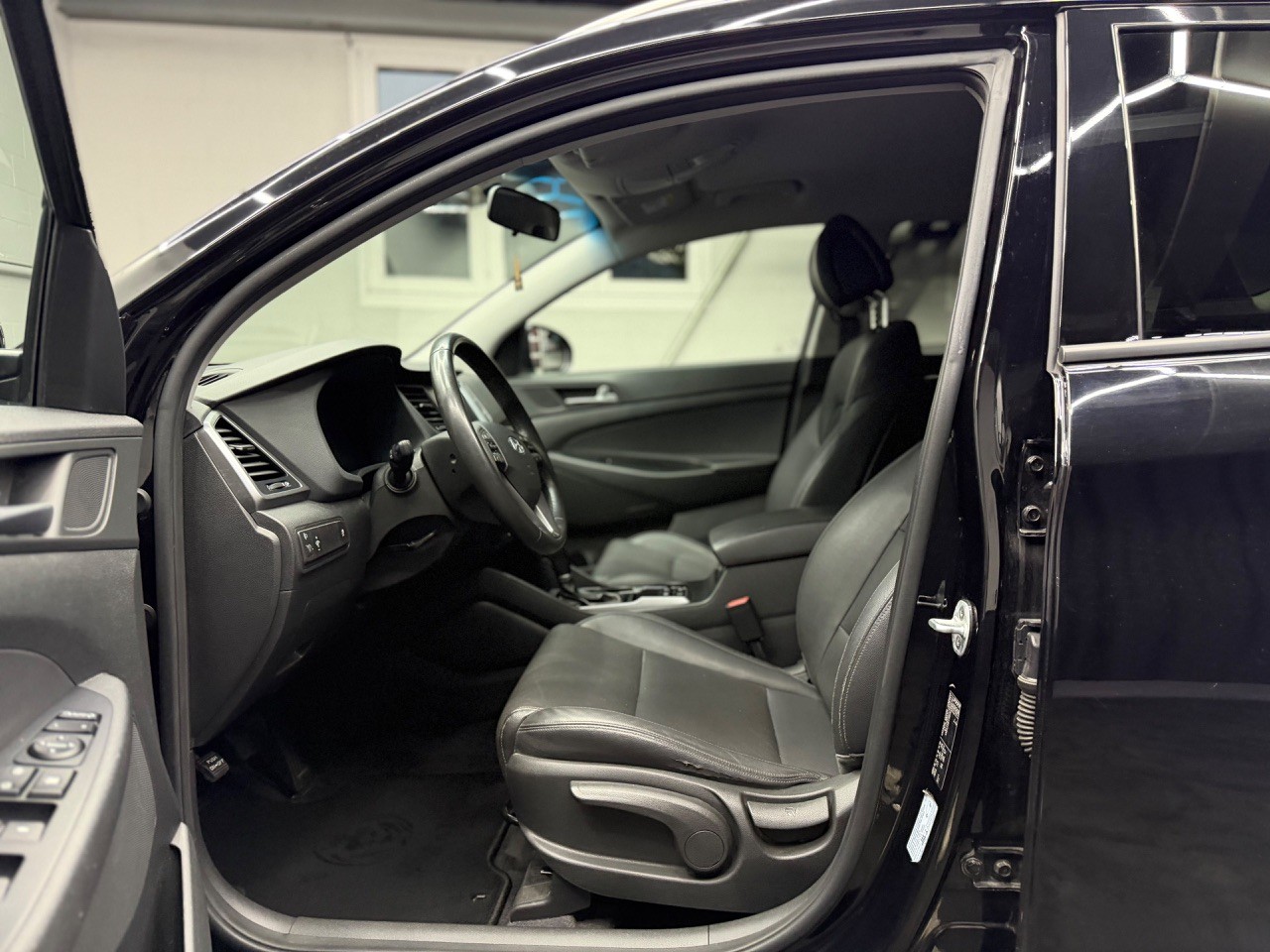 HYUNDAI Tucson 2.0 CRDI Plena 4WD Automatic | Frisch ab MFK | Garantie | Sparsam |Tempomat | Rückfahrkamera-image-13
