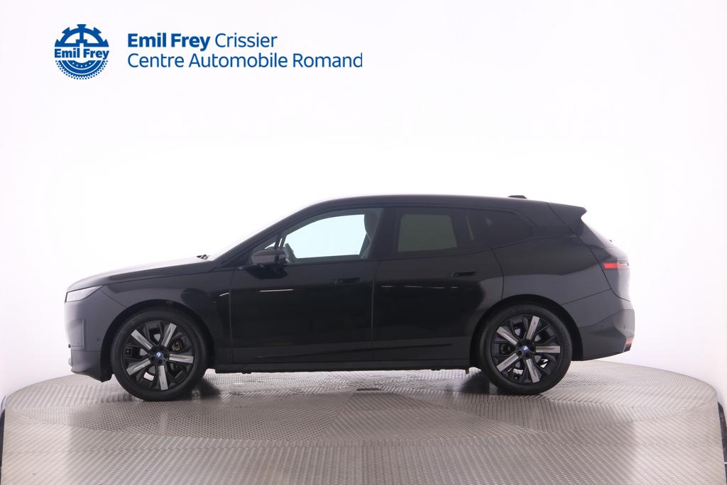 BMW iX xDrive40-image-3