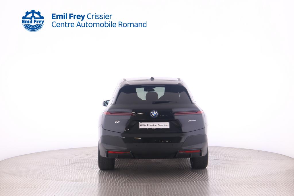 BMW iX xDrive40-image-6