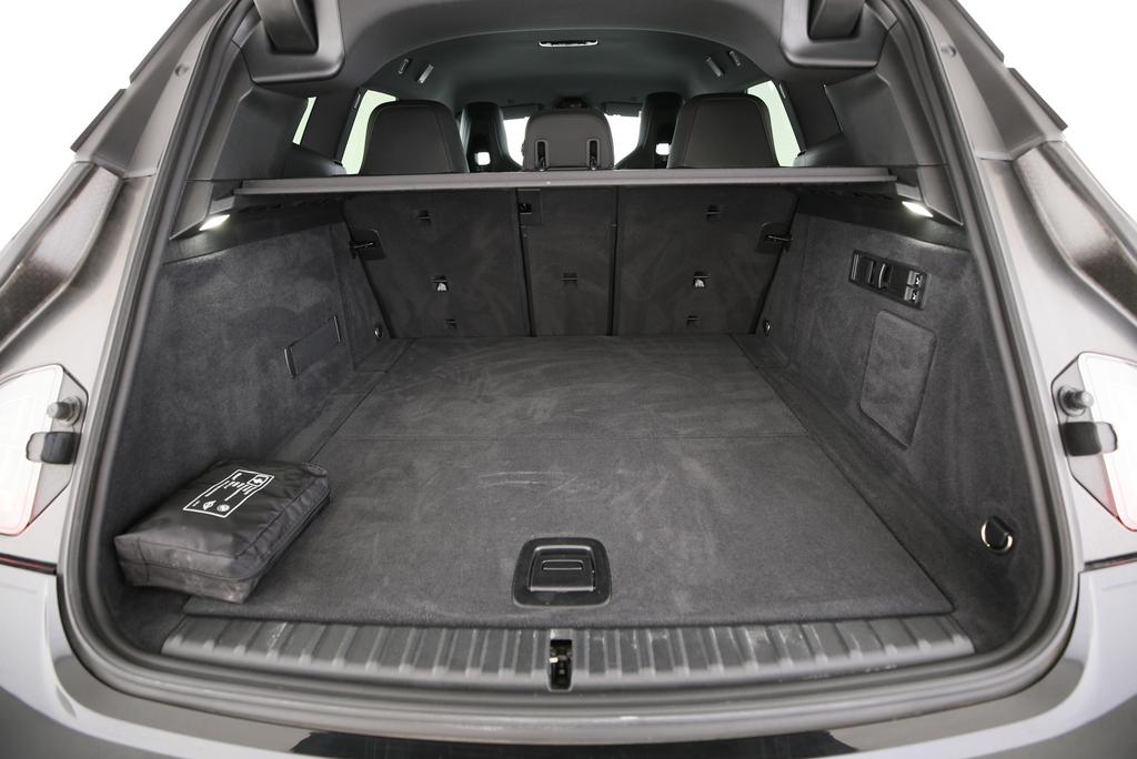 BMW iX xDrive40-image-14