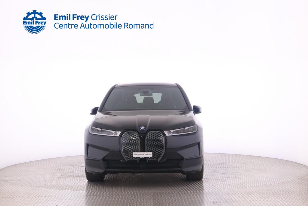 BMW iX xDrive40-image-7
